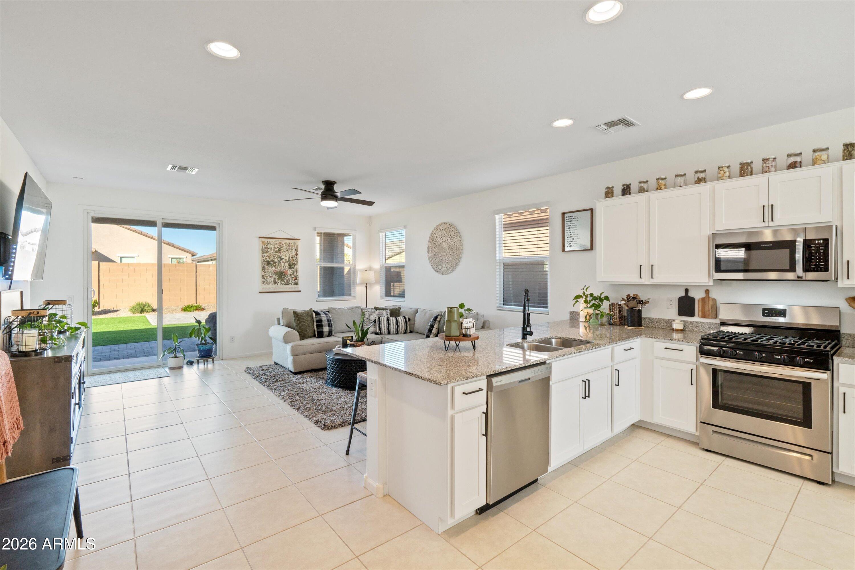 3074 E RIDING BOOT Way