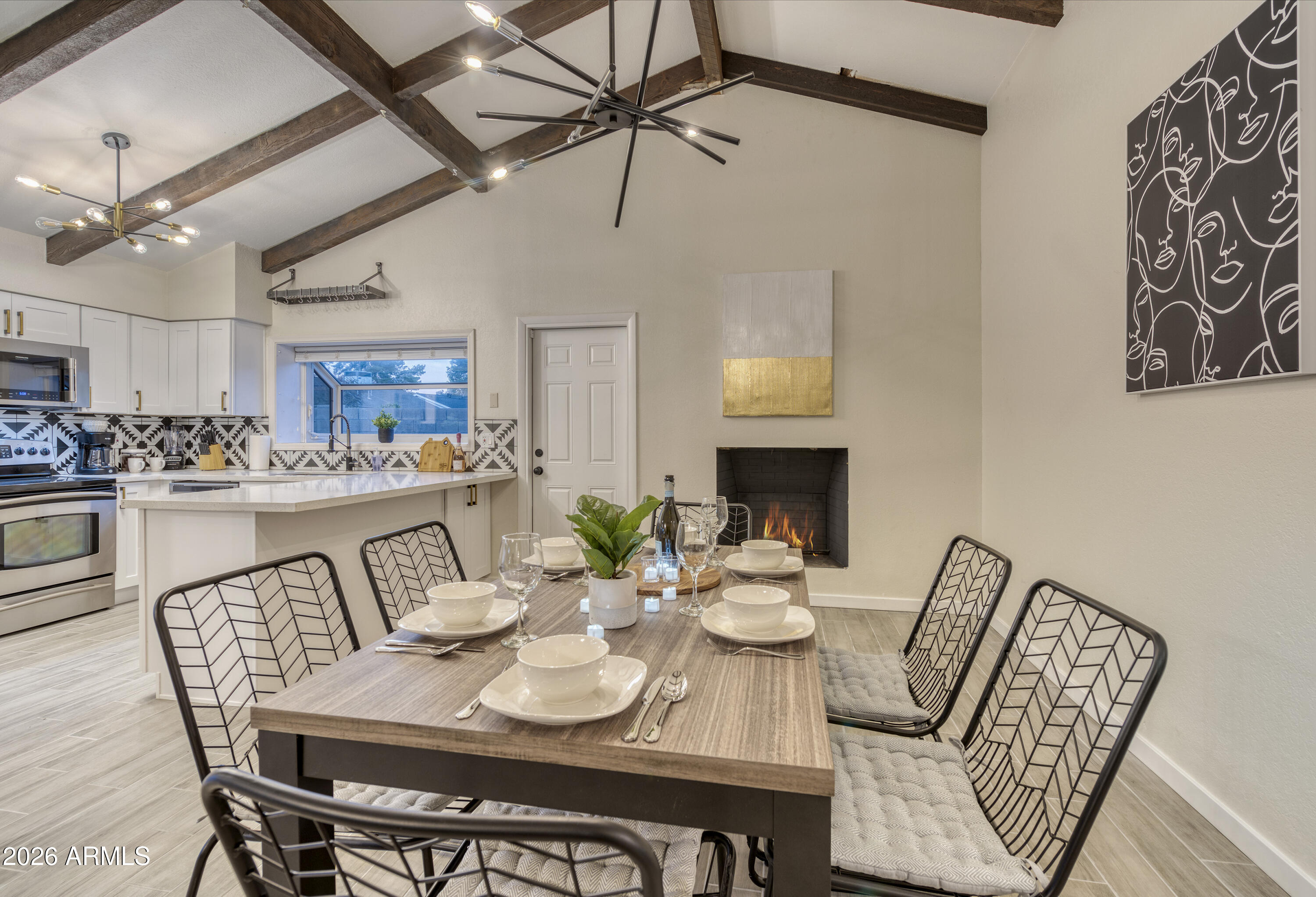 3229 N DESOTO Street