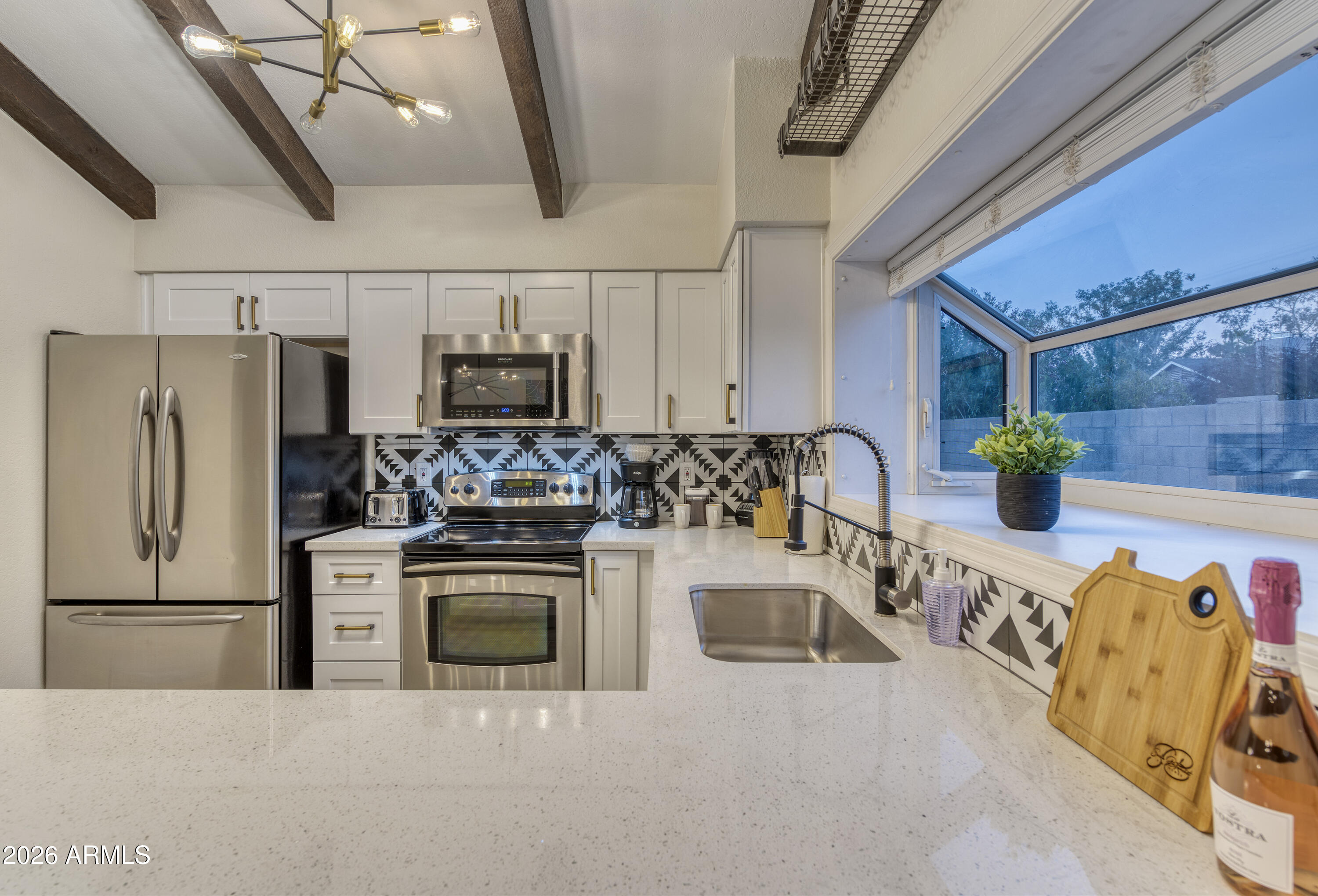 3229 N DESOTO Street