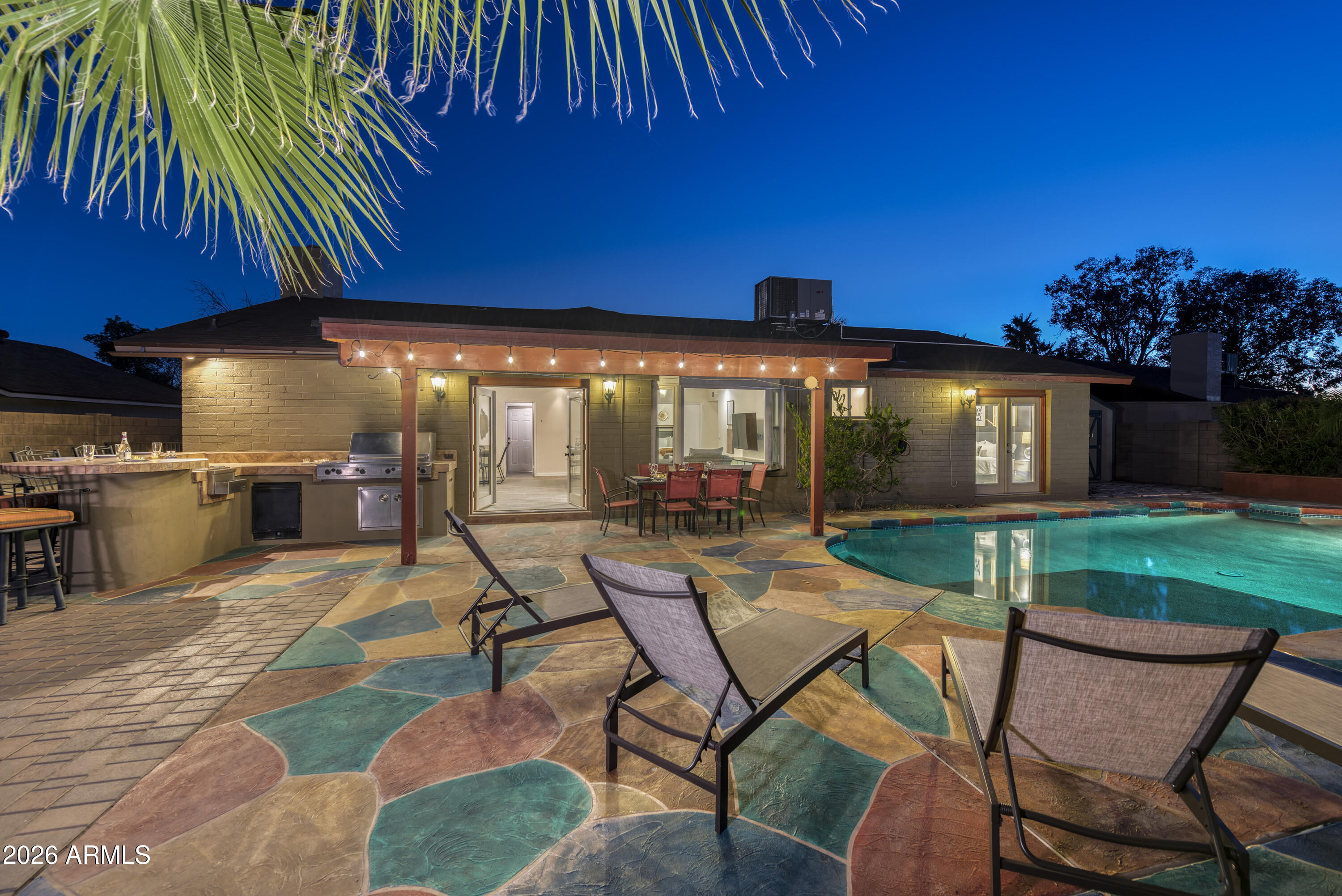 3229 N DESOTO Street