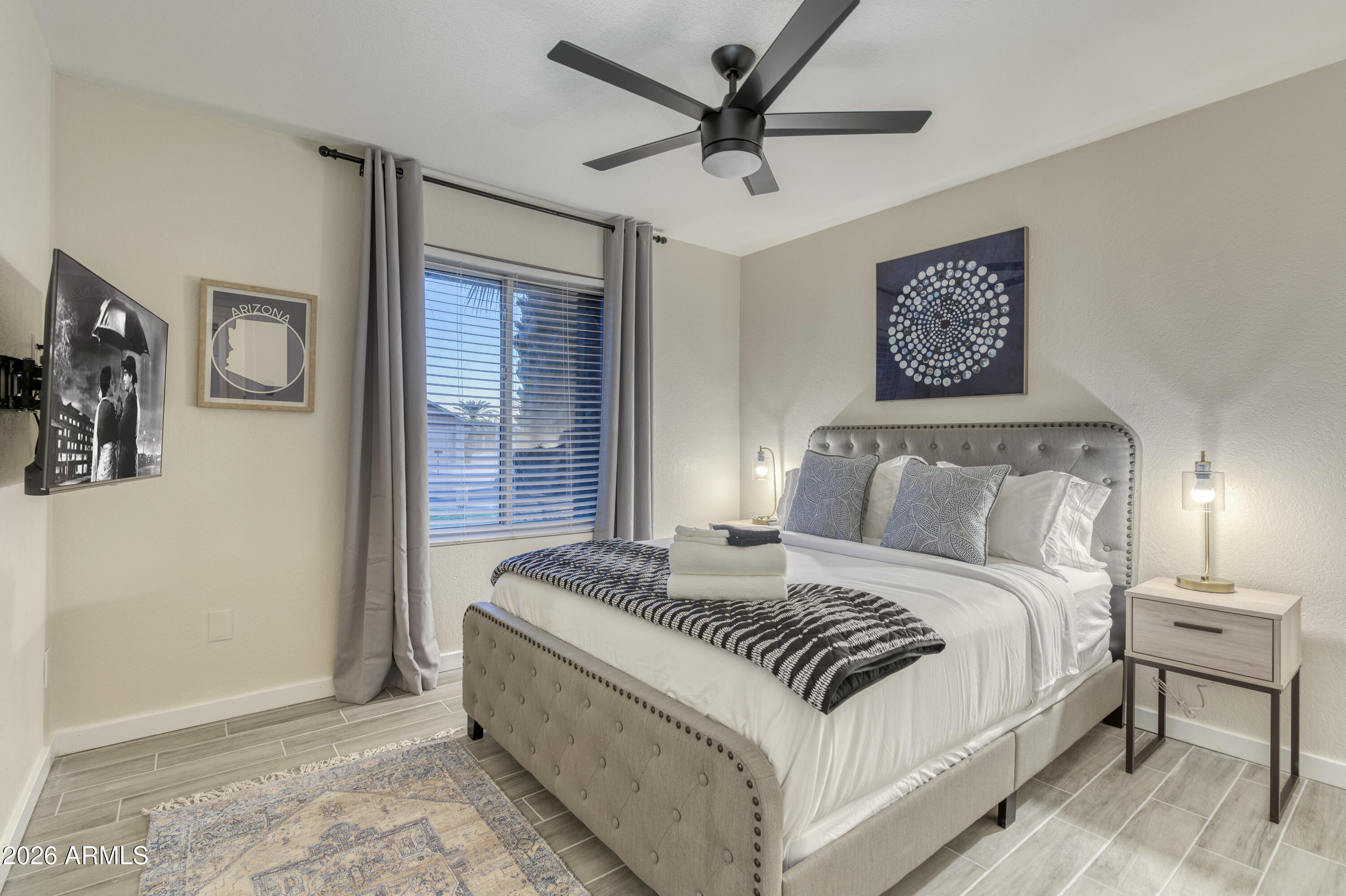 3229 N DESOTO Street