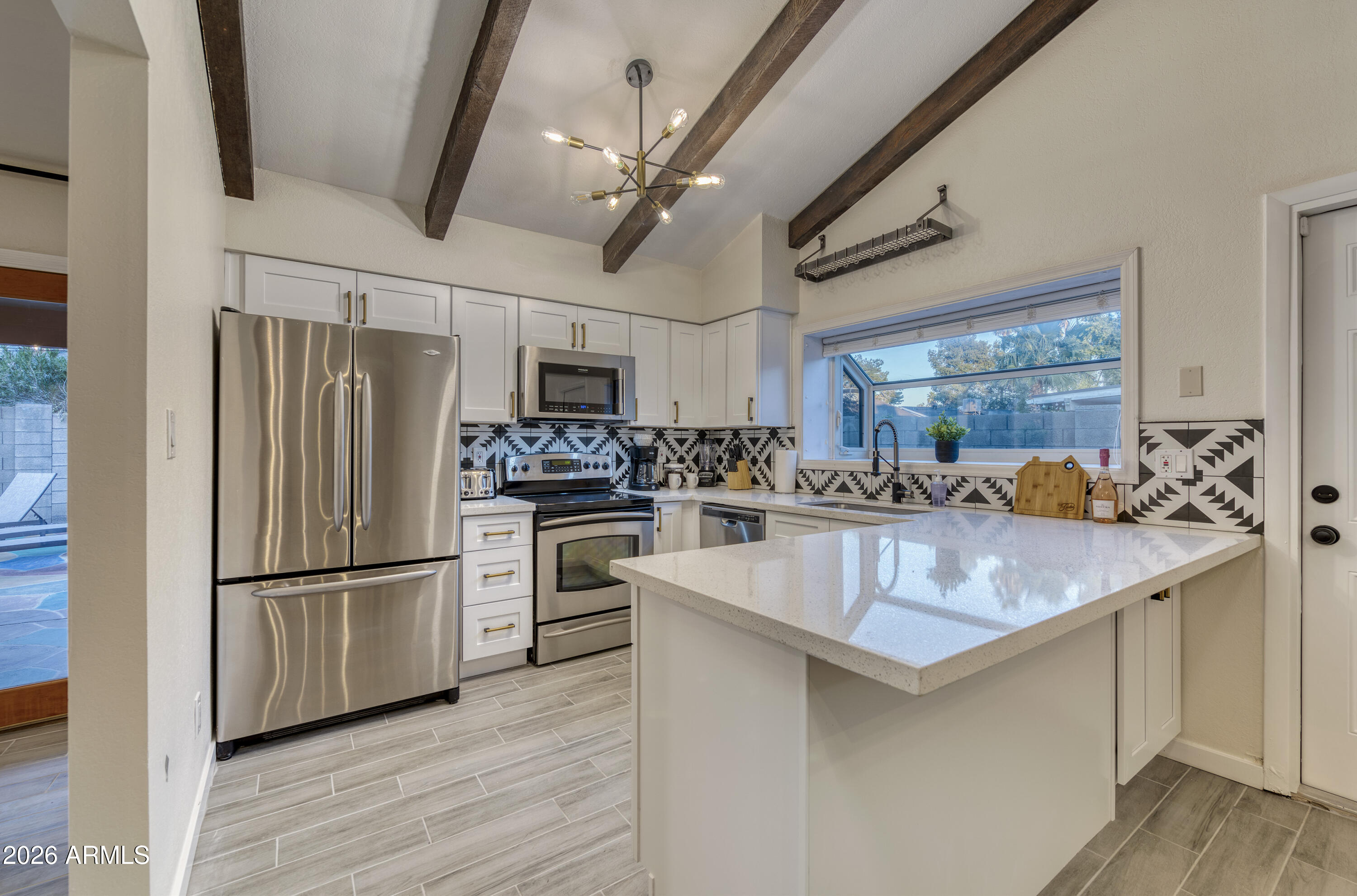 3229 N DESOTO Street