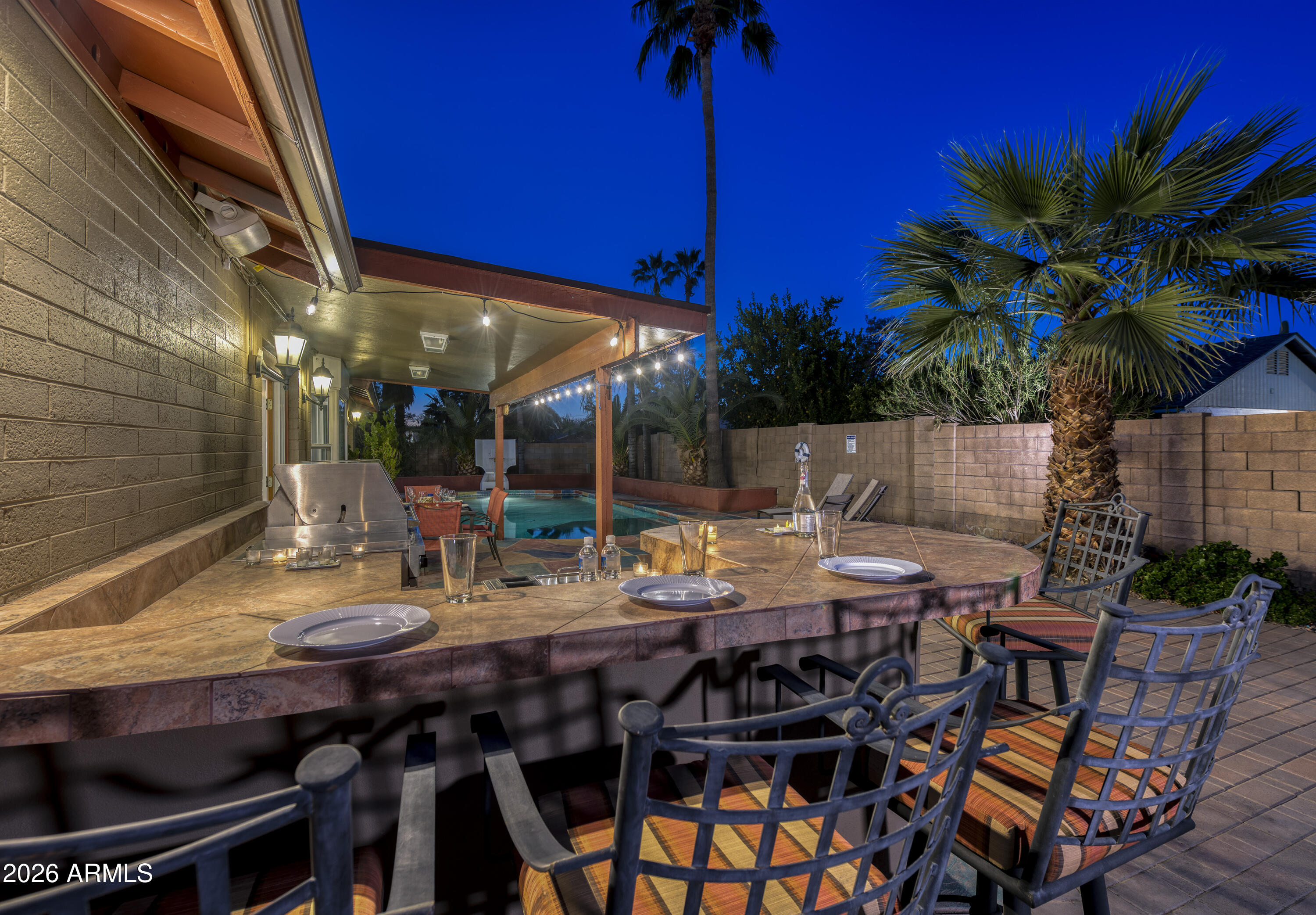 3229 N DESOTO Street