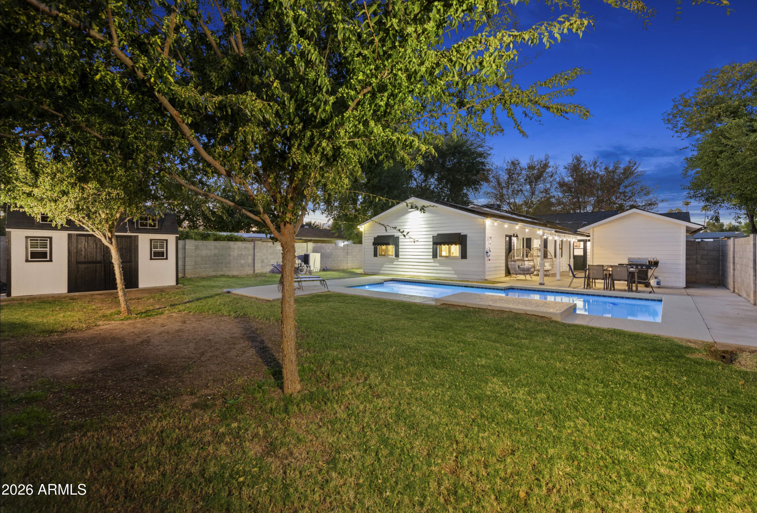 739 E BELMONT Avenue