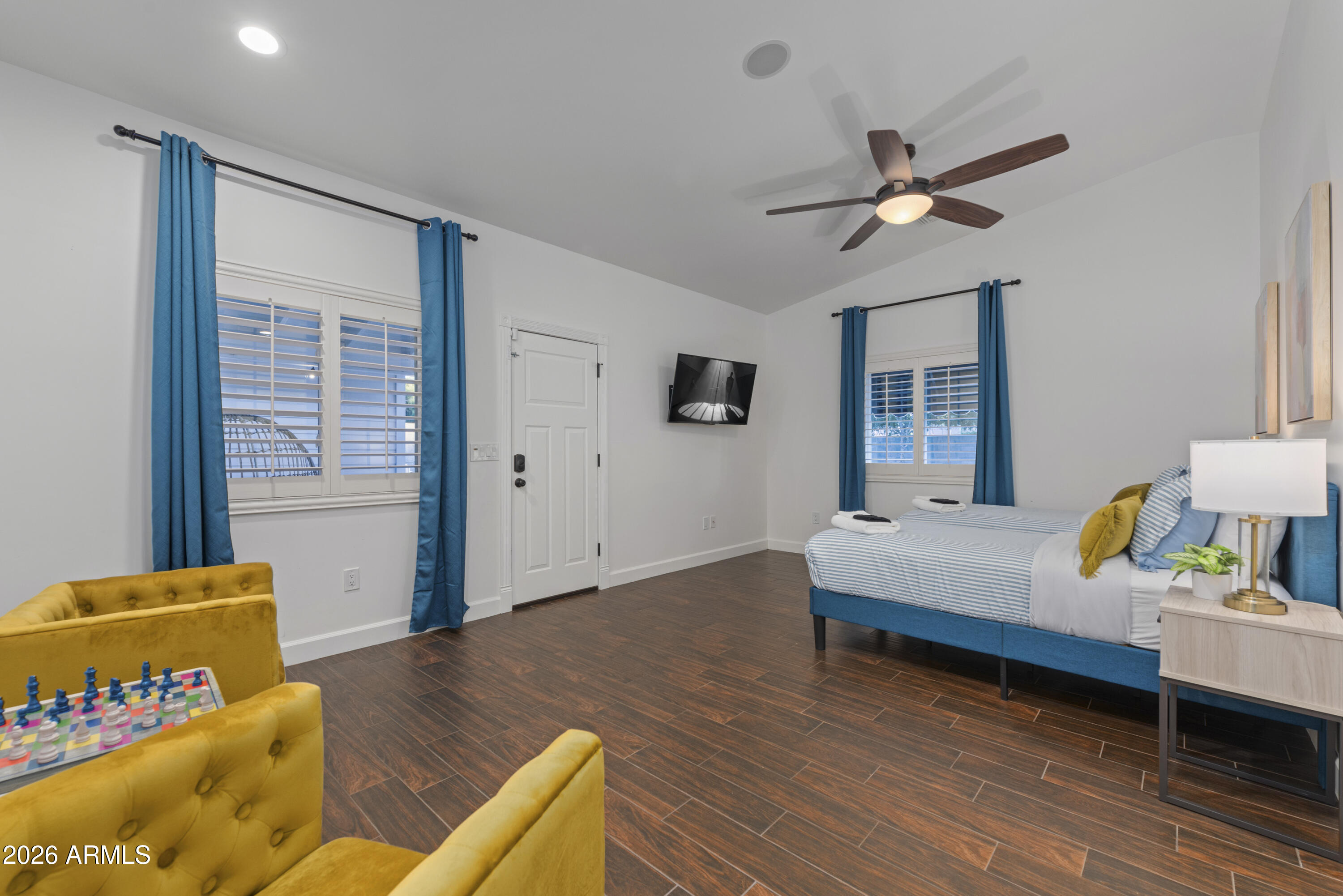 739 E BELMONT Avenue