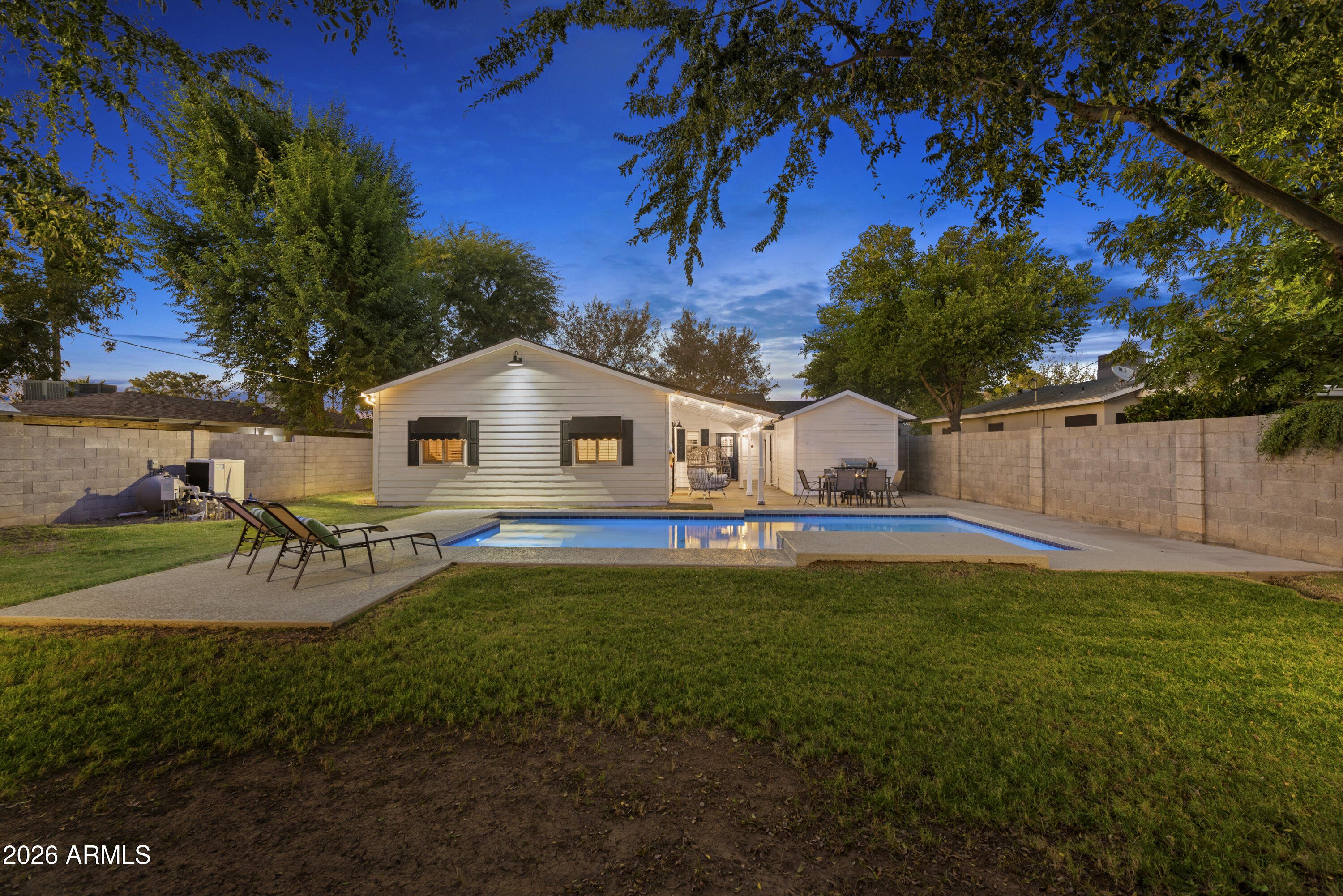 739 E BELMONT Avenue