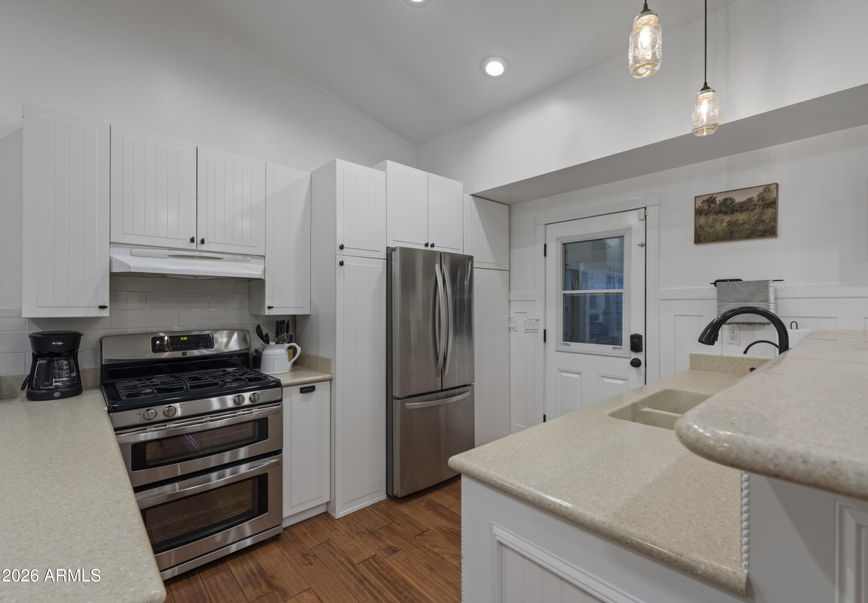 739 E BELMONT Avenue