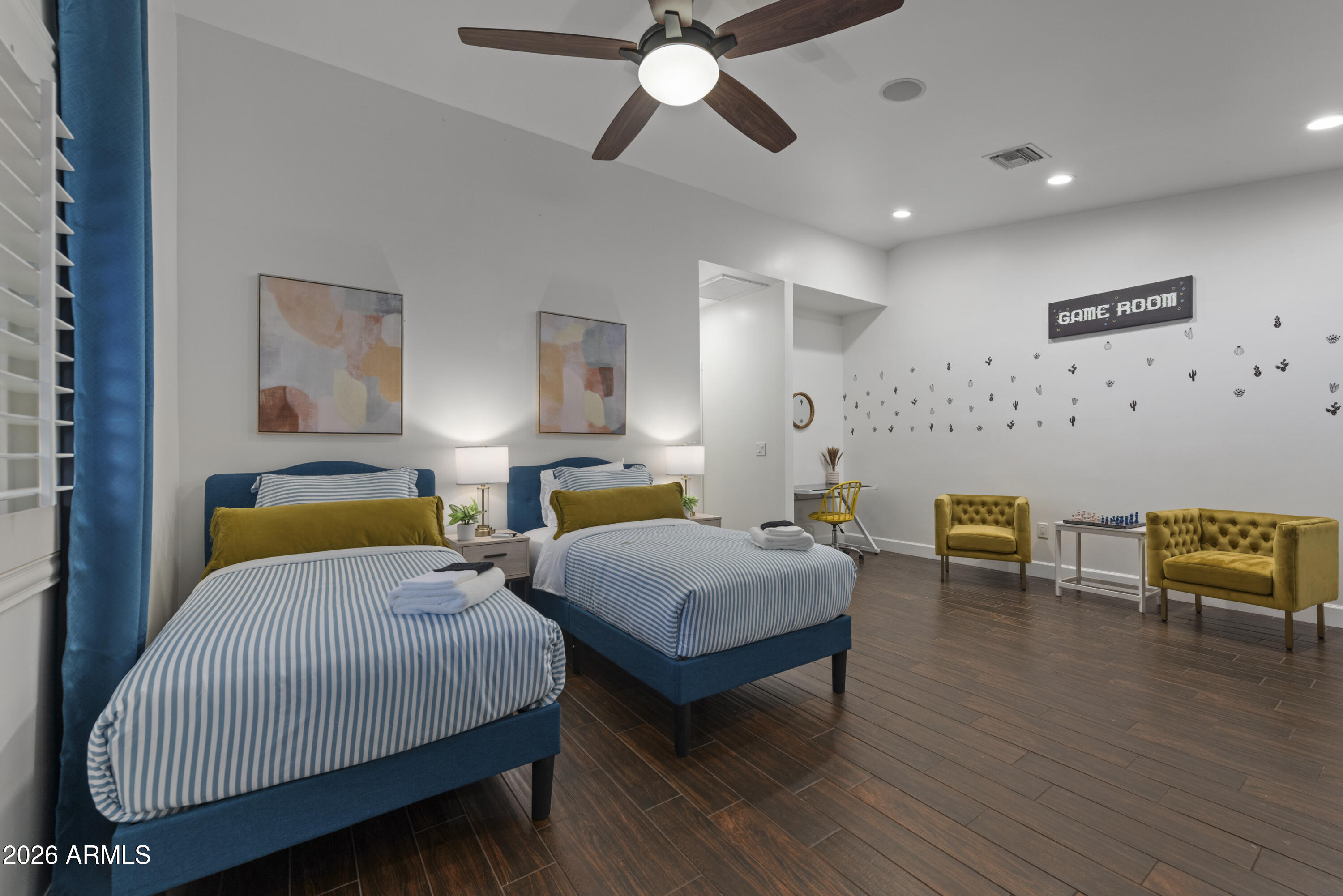 739 E BELMONT Avenue