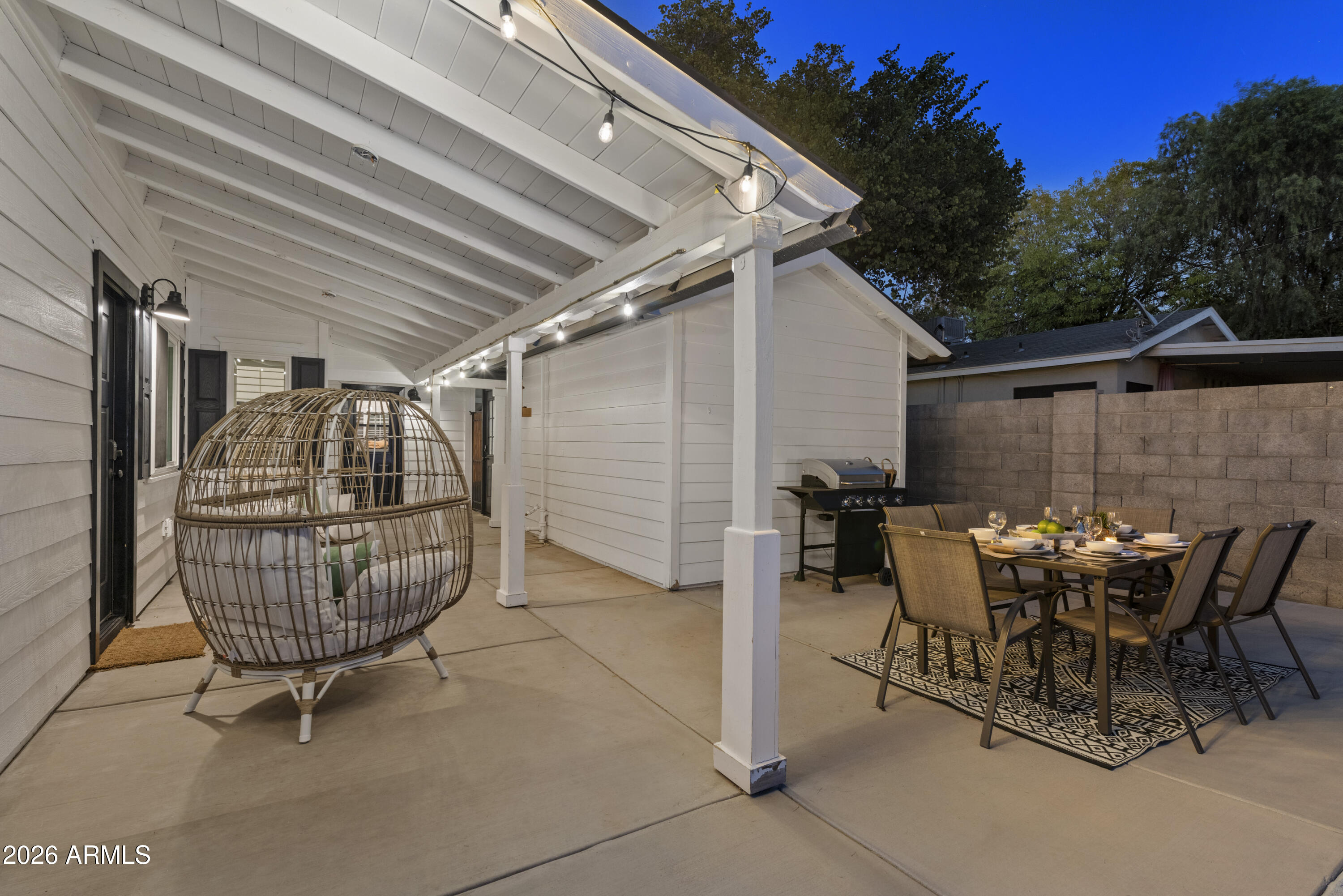 739 E BELMONT Avenue