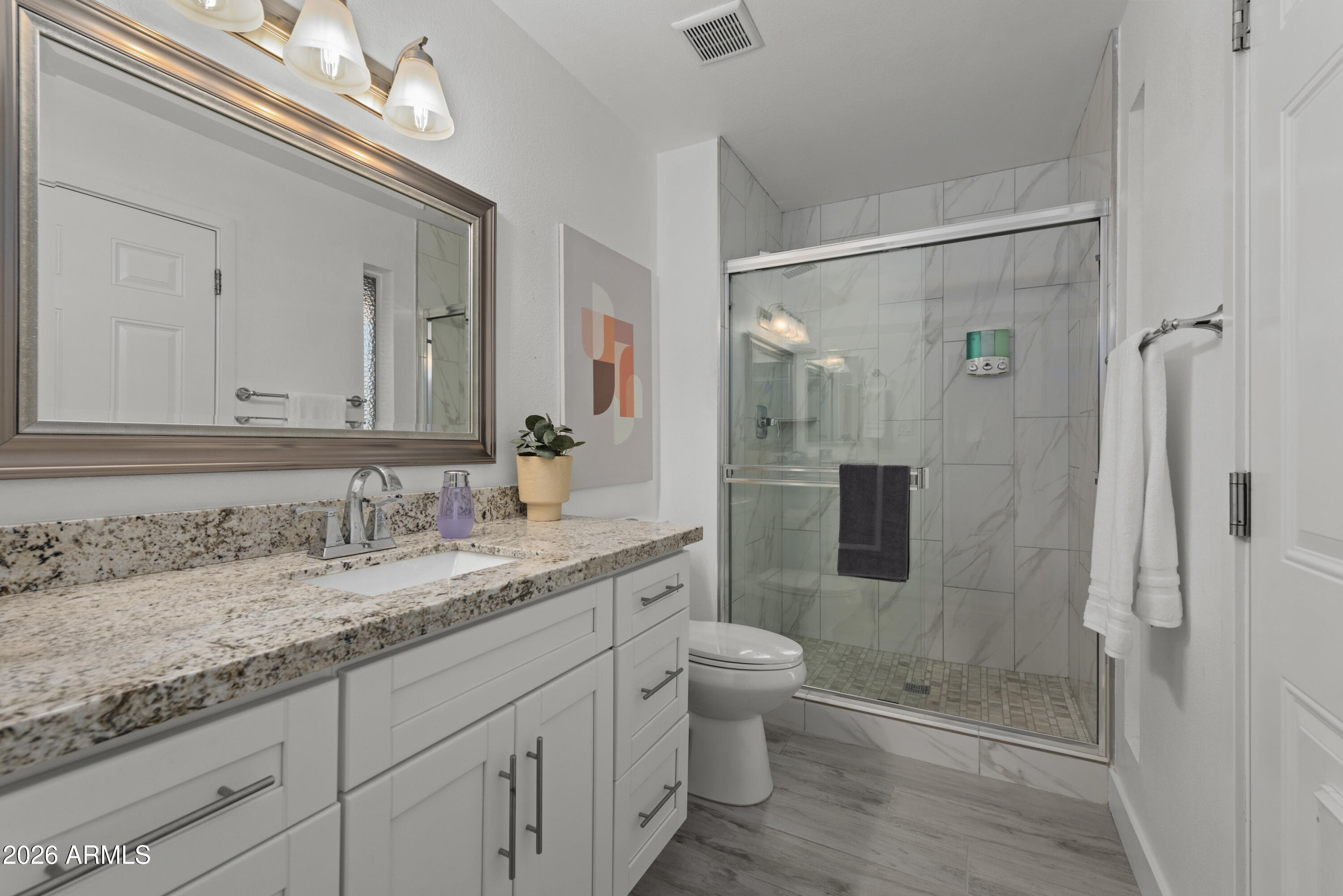 3122 E SIERRA Street