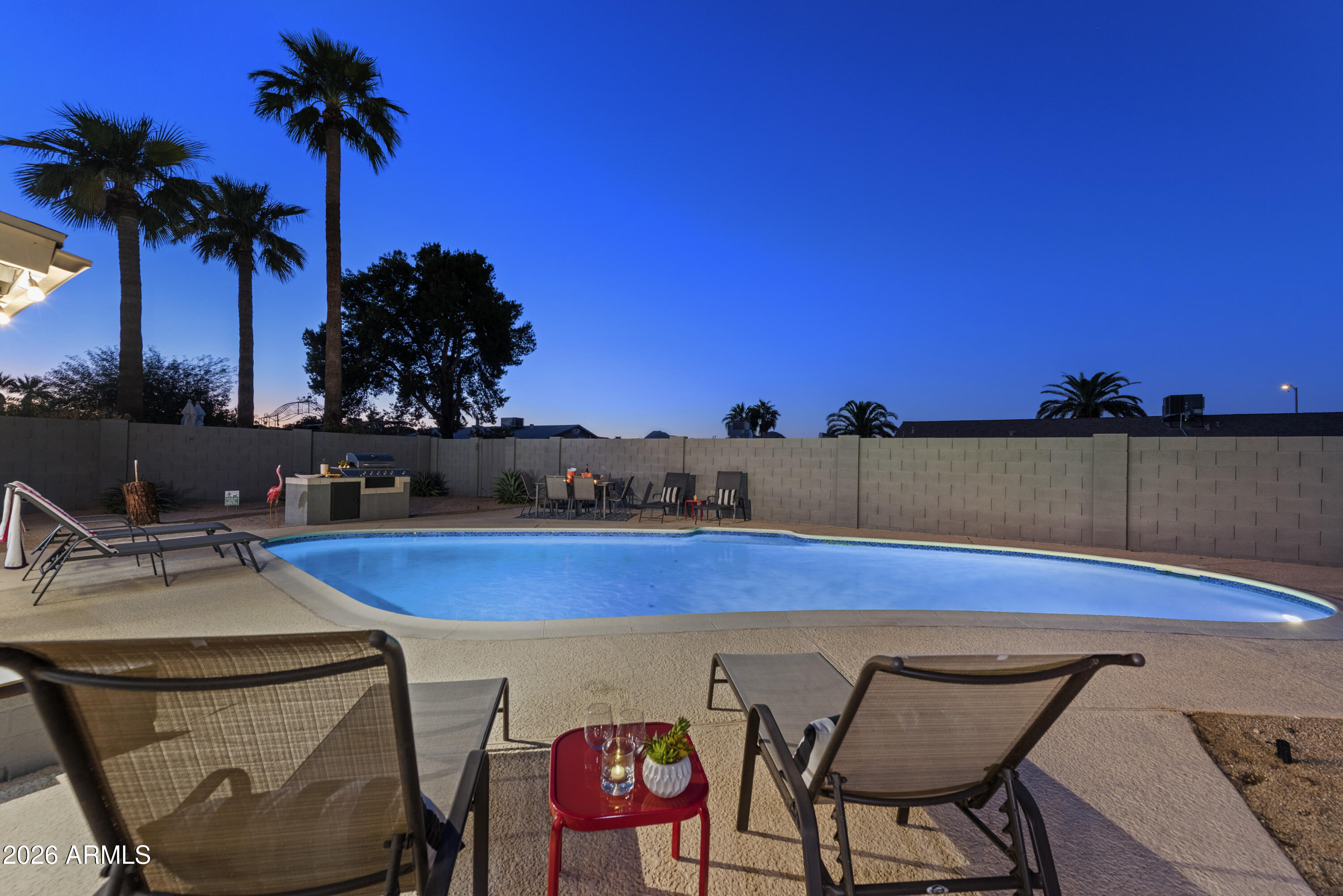 3122 E SIERRA Street