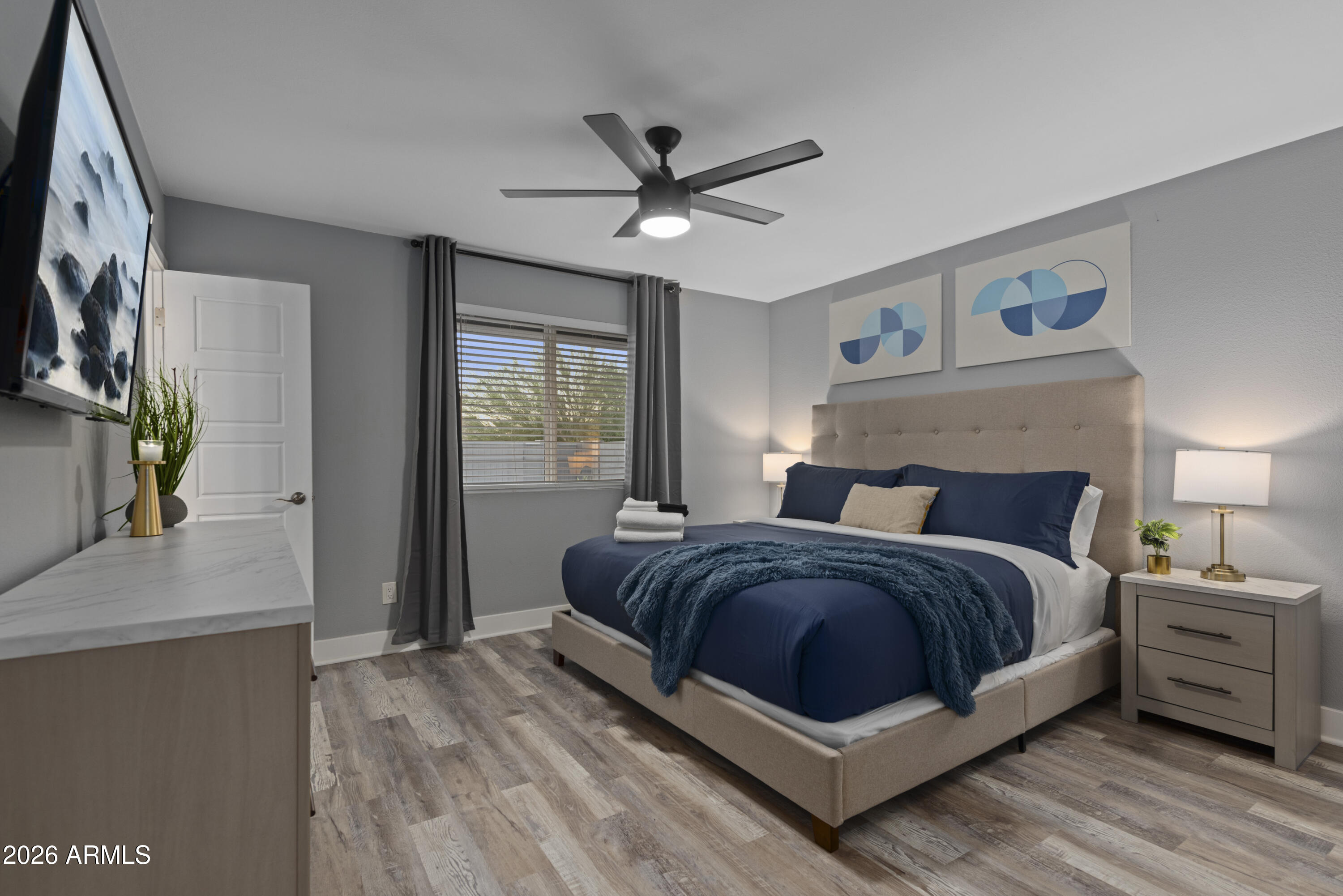 3122 E SIERRA Street