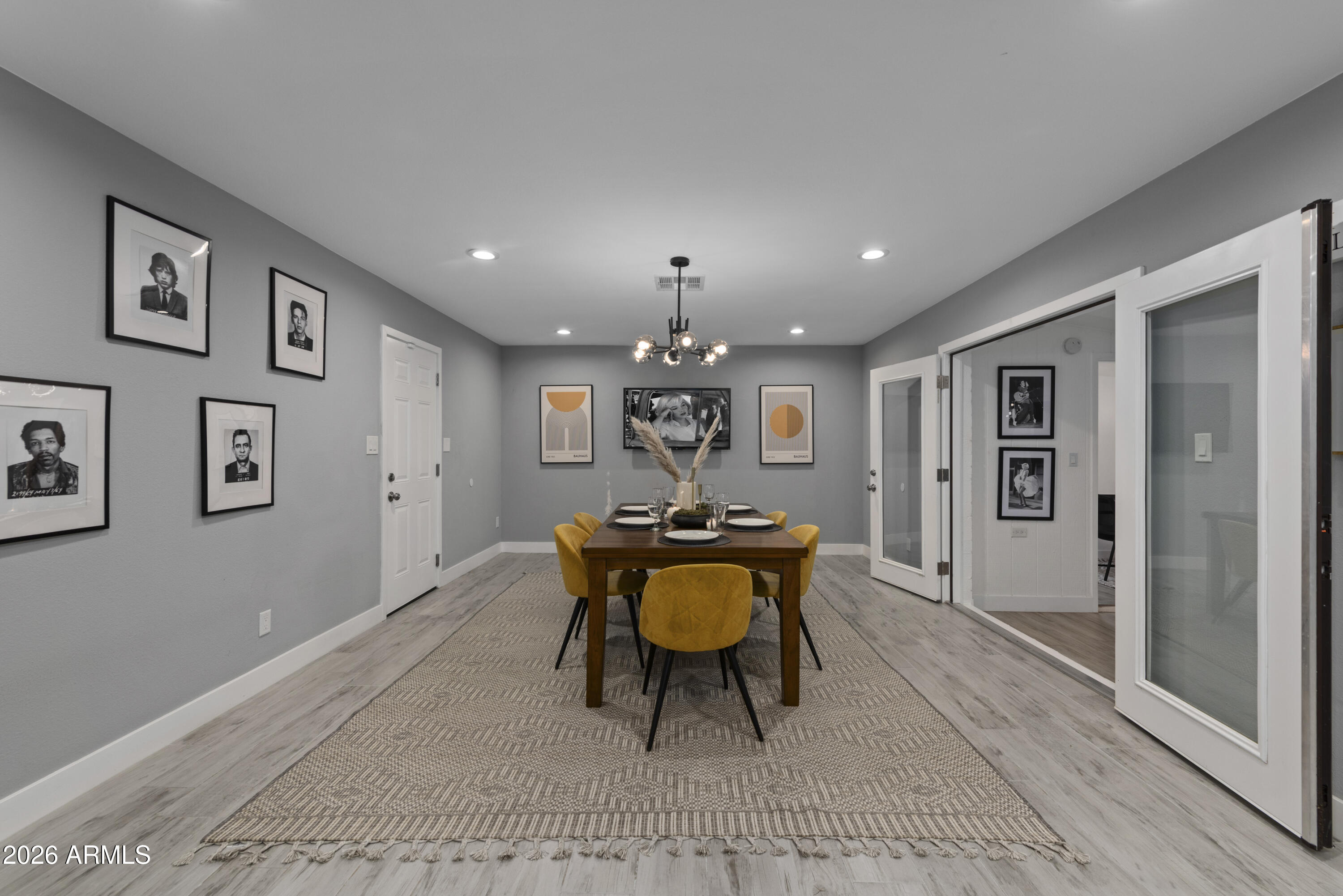 3122 E SIERRA Street