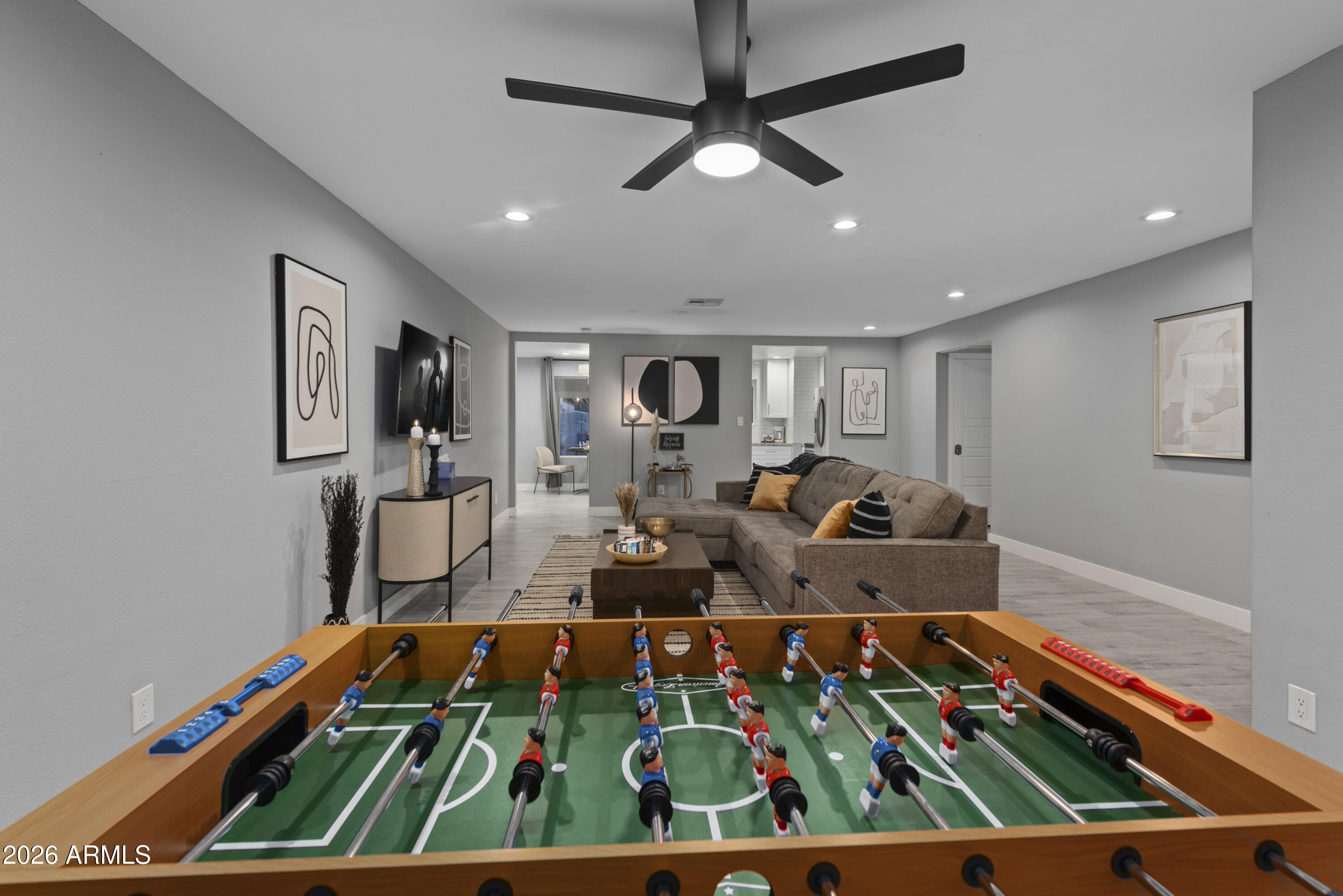 3122 E SIERRA Street