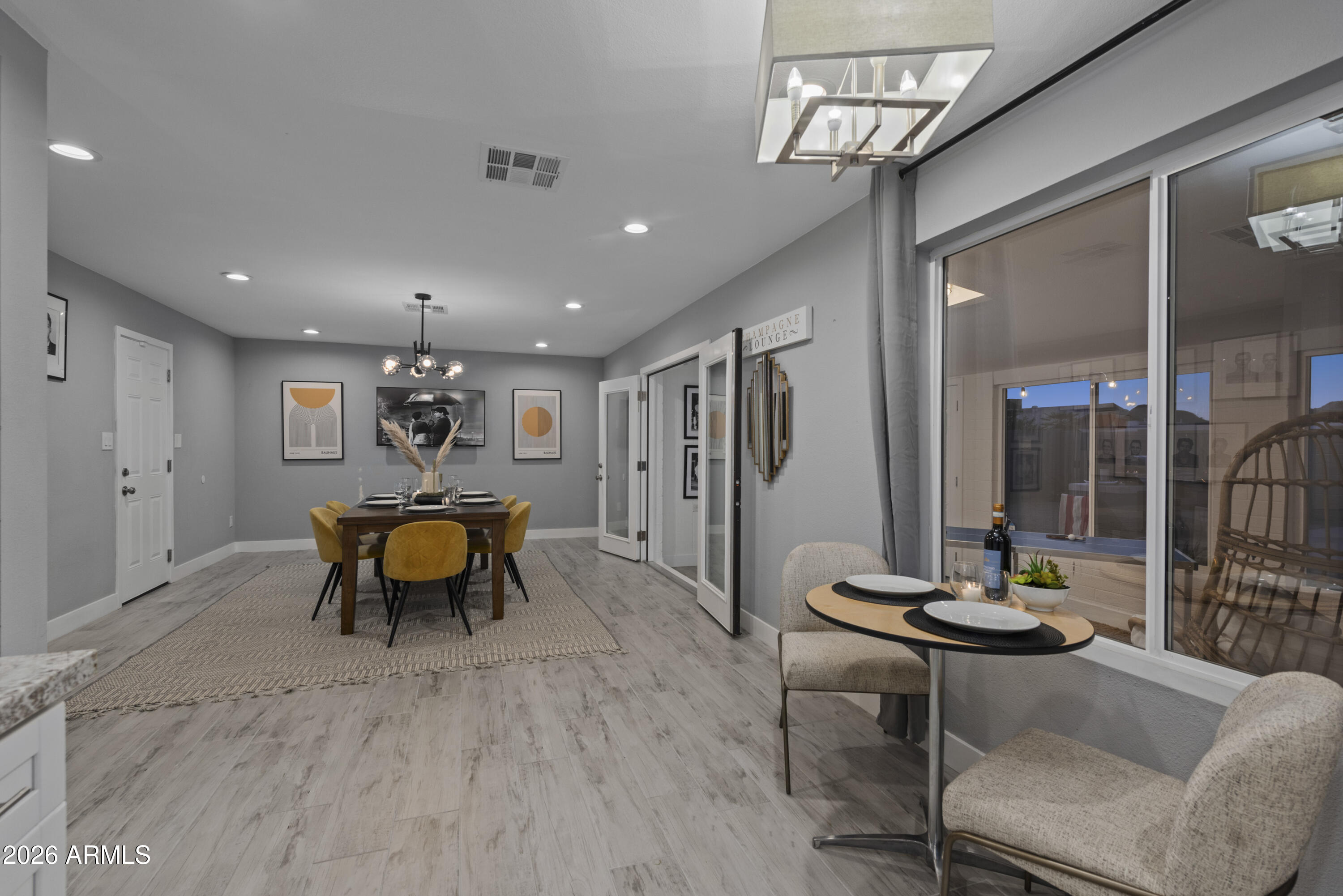 3122 E SIERRA Street