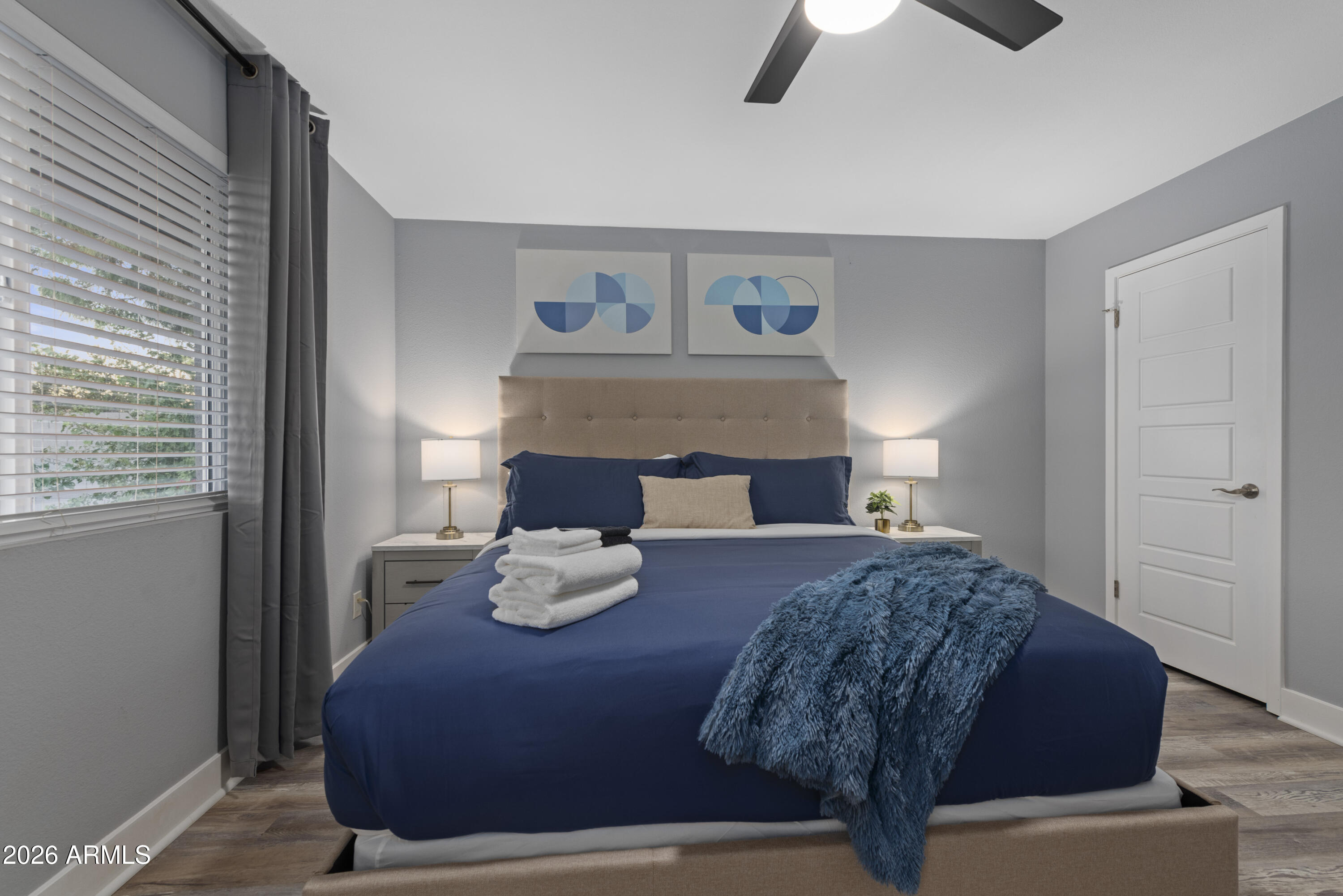 3122 E SIERRA Street