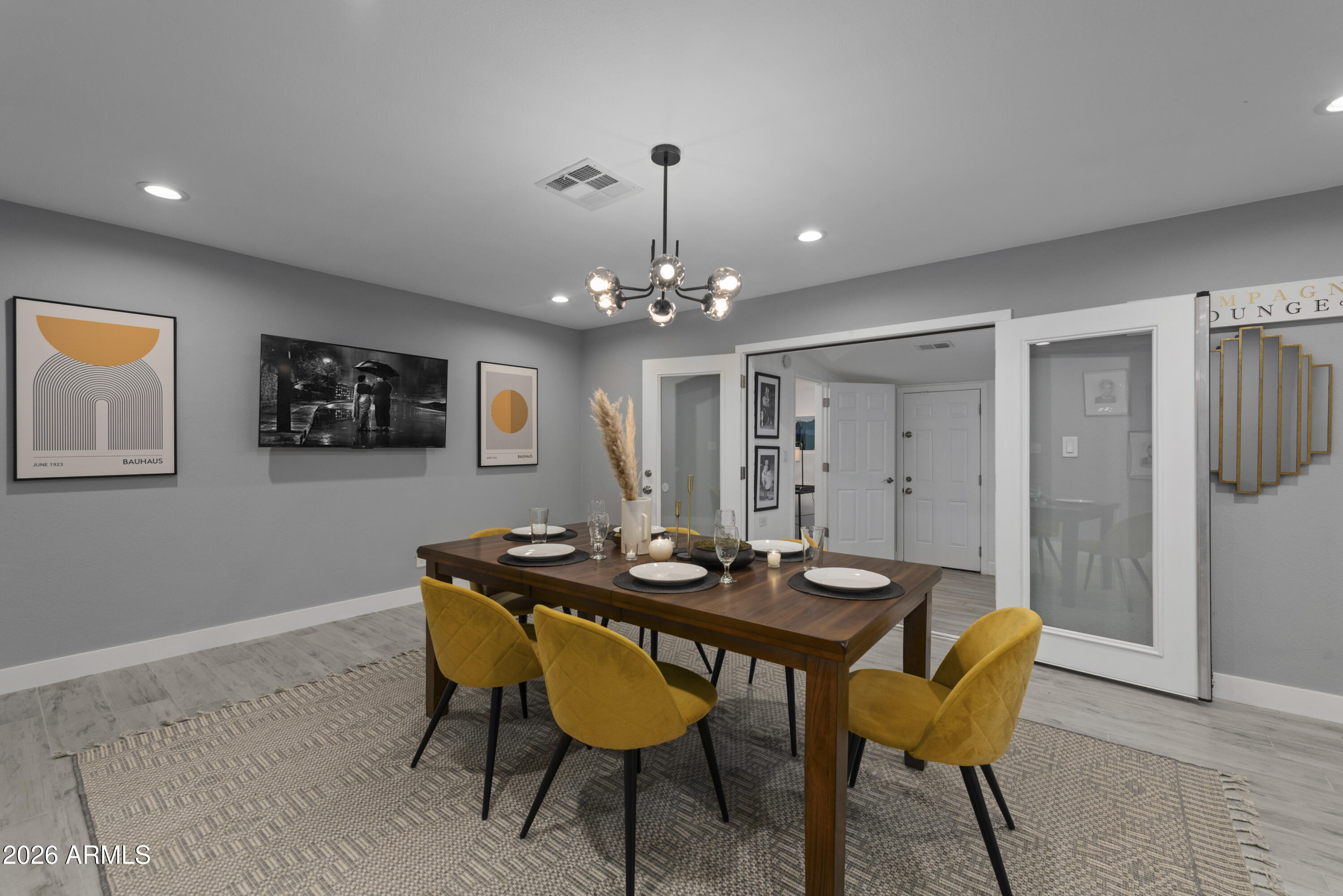 3122 E SIERRA Street