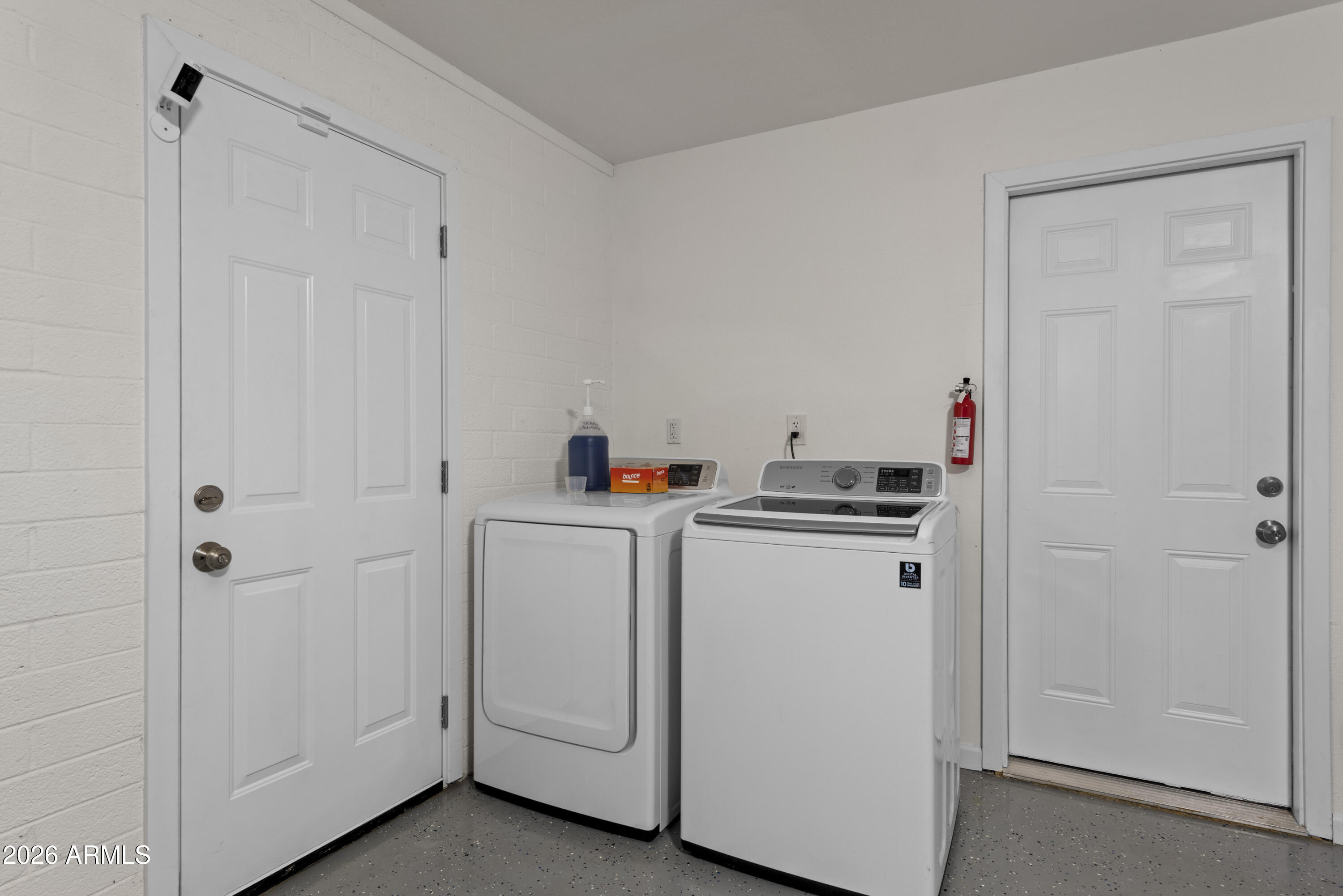 3122 E SIERRA Street