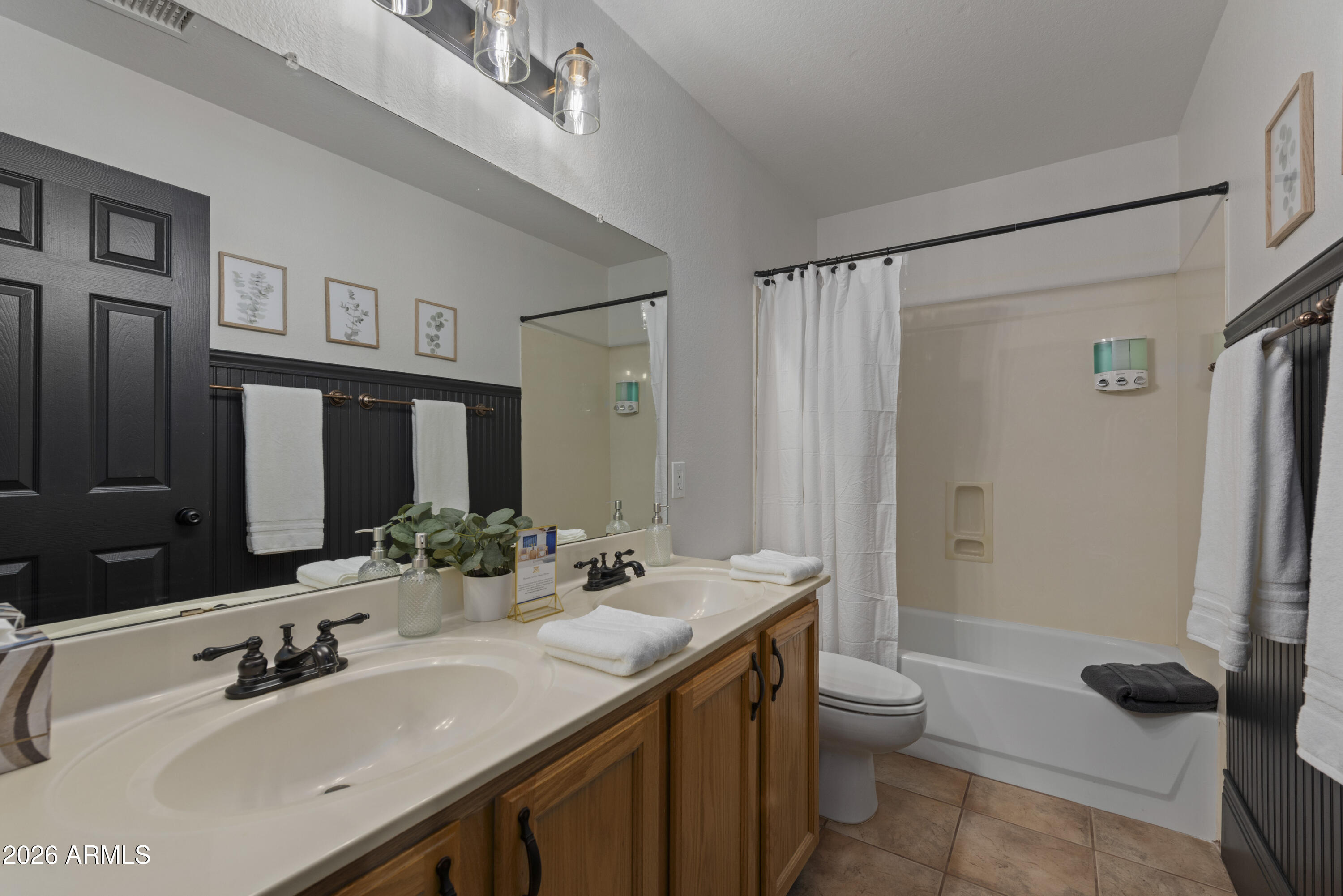 1570 E SAN TAN Street