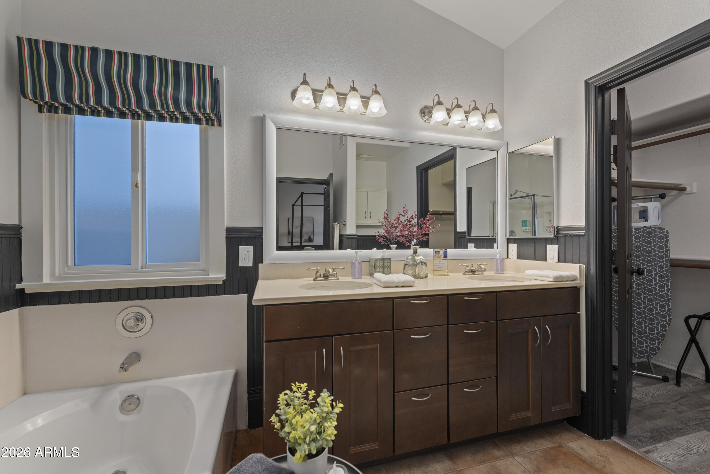 1570 E SAN TAN Street