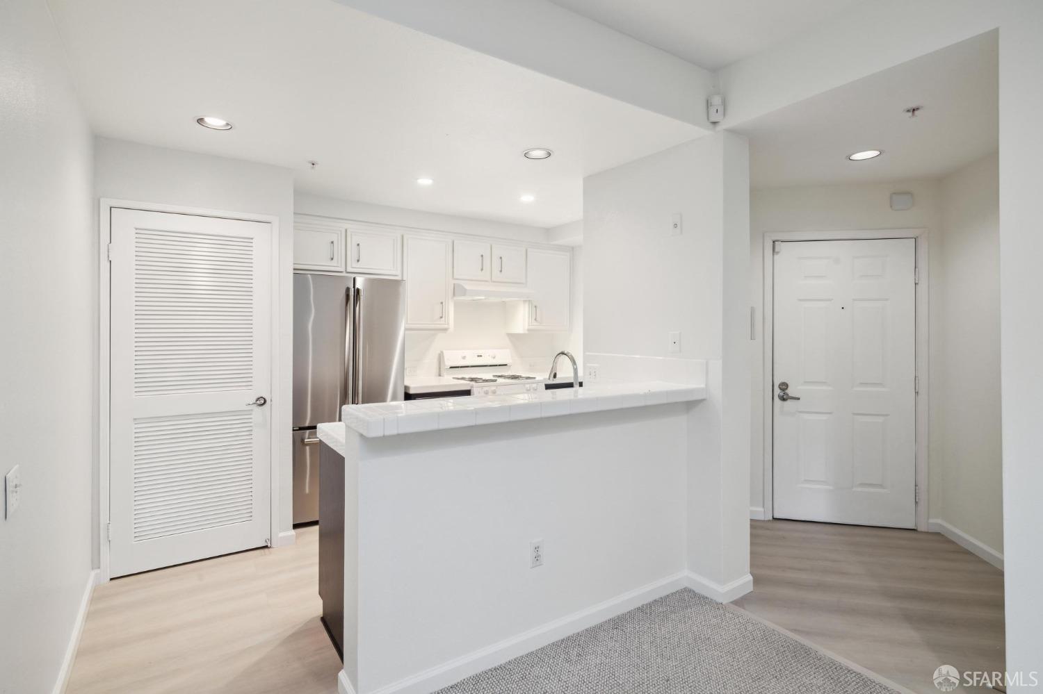 220 Caldecott Lane # 213