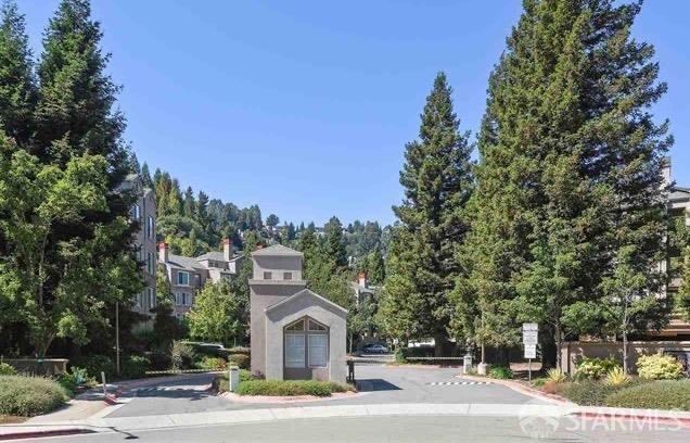 220 Caldecott Lane # 311