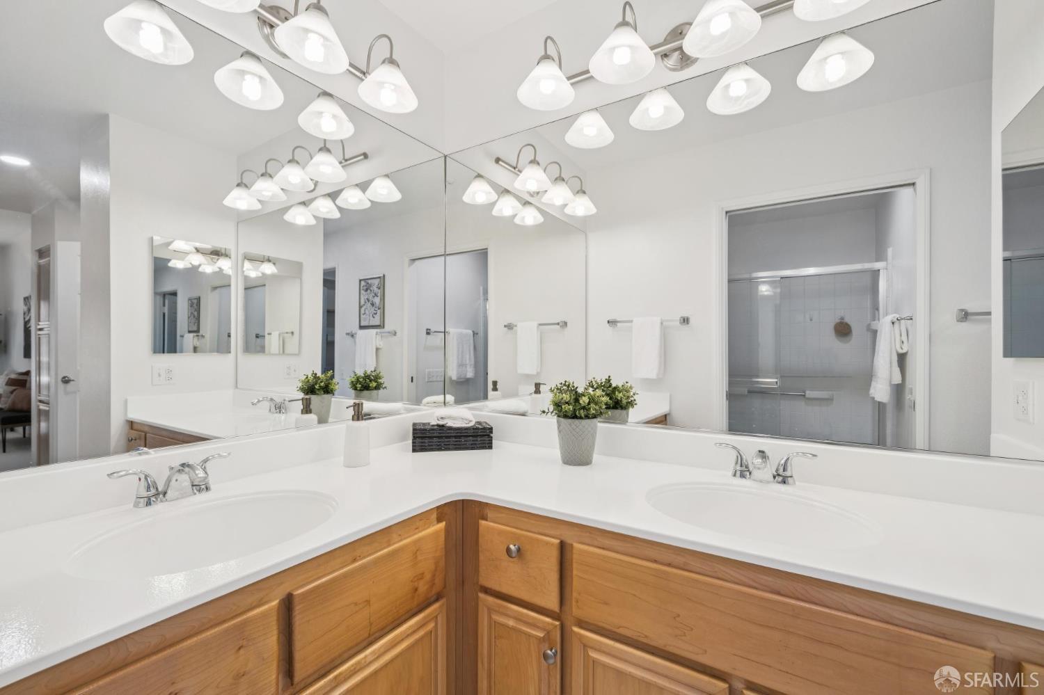 240 Caldecott Lane # 207