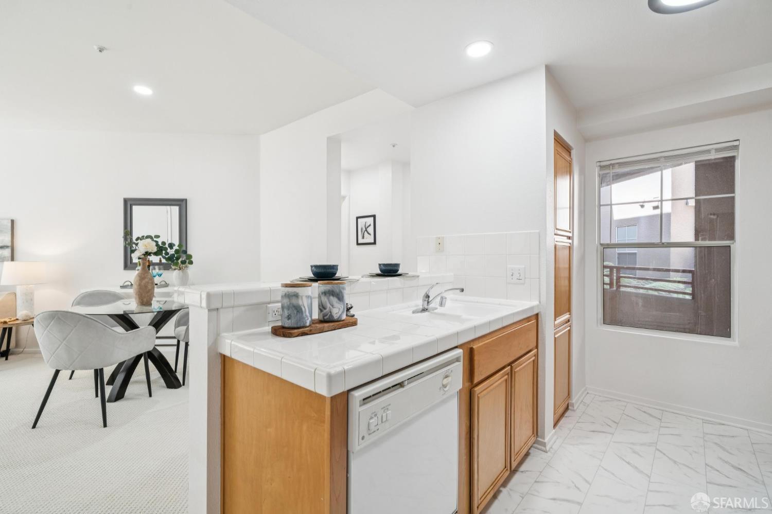 240 Caldecott Lane # 207