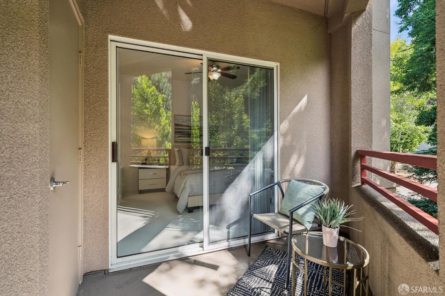 240 Caldecott Lane # 207