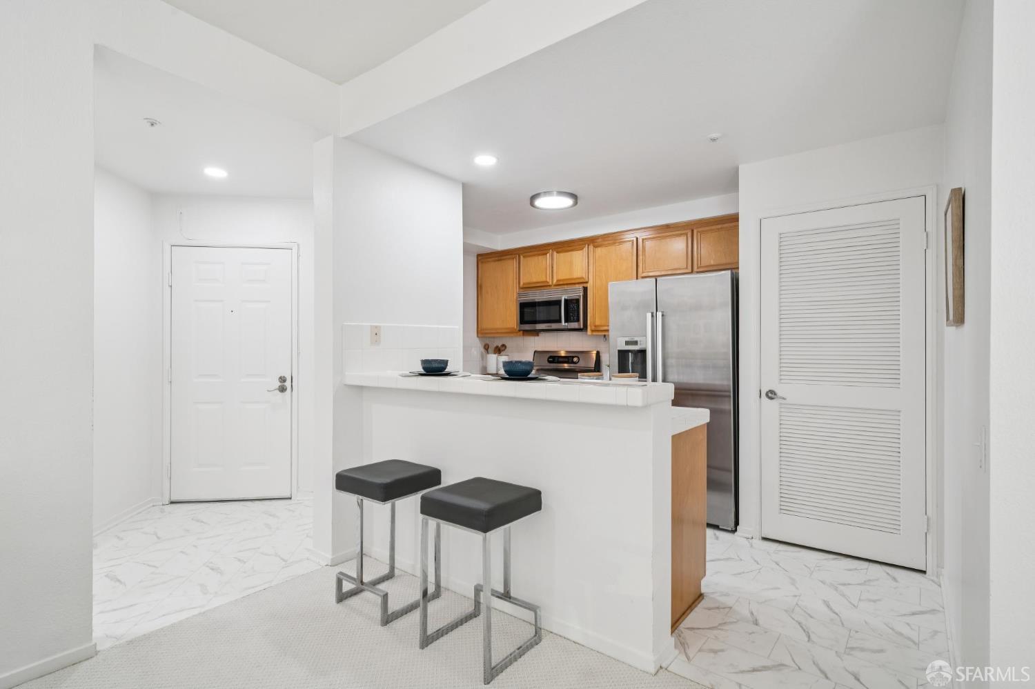 240 Caldecott Lane # 207