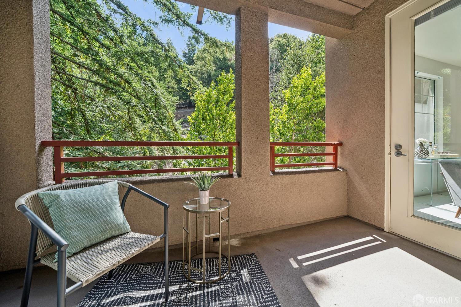 240 Caldecott Lane # 207