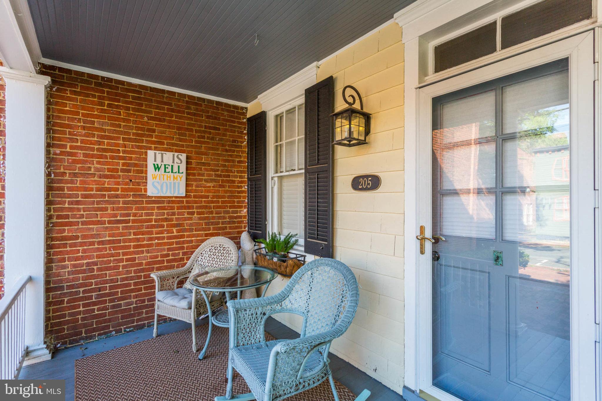 205 DUKE OF GLOUCESTER STREET