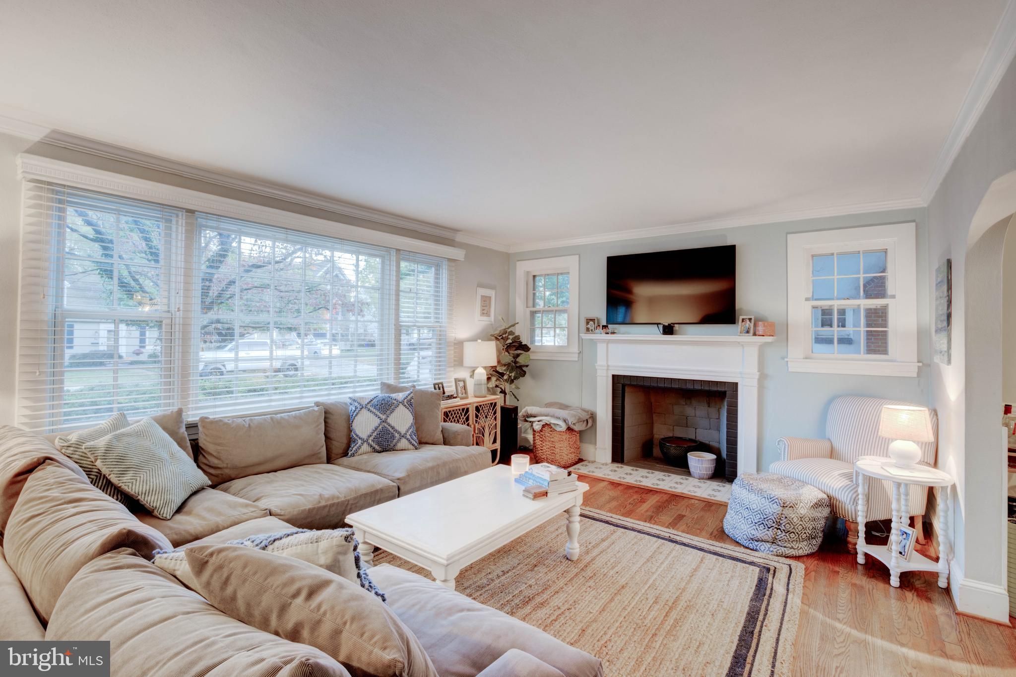11 N SOUTHWOOD AVENUE