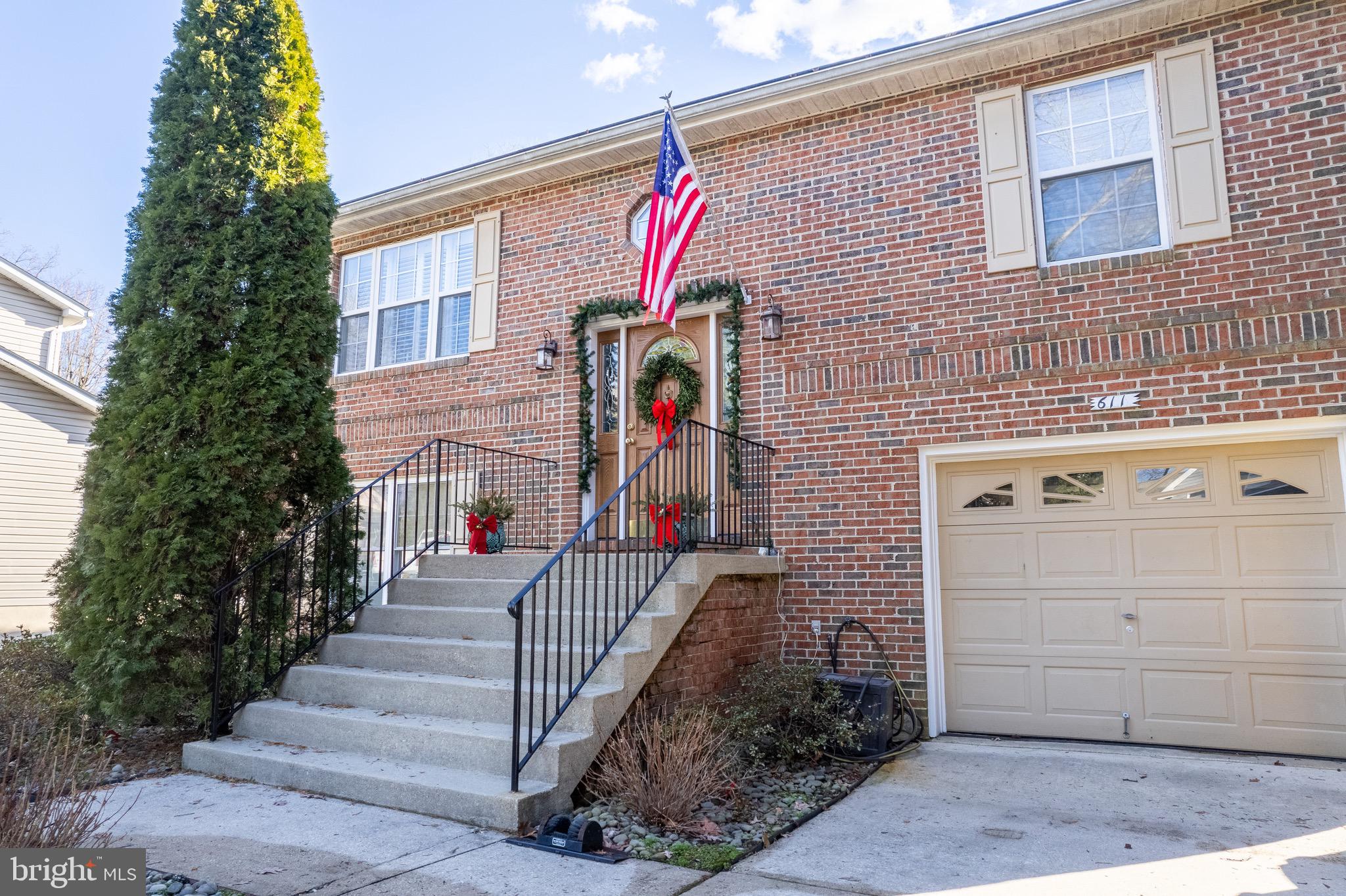611 OVERHILL DRIVE