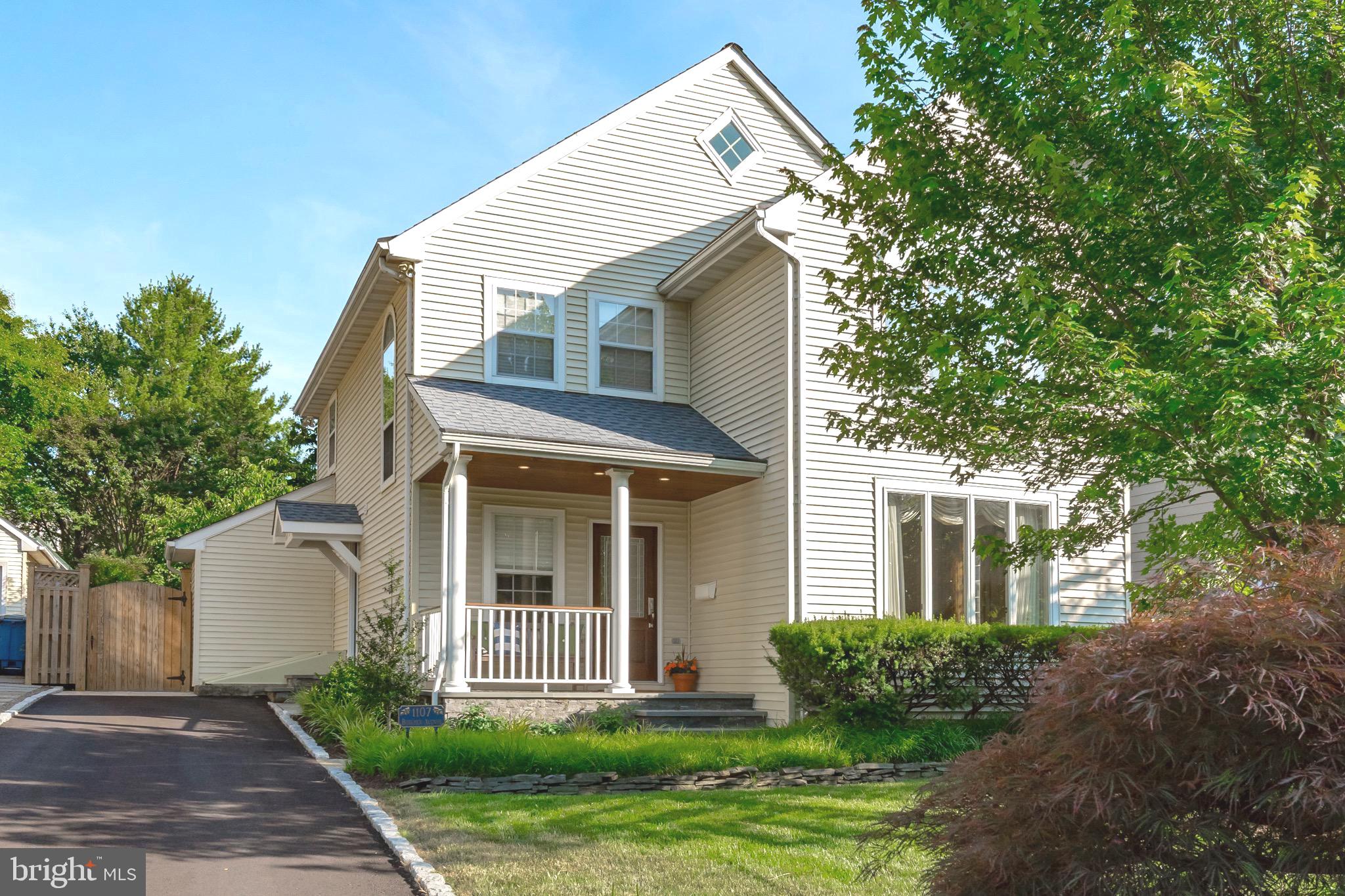 1107 BOUCHER AVENUE