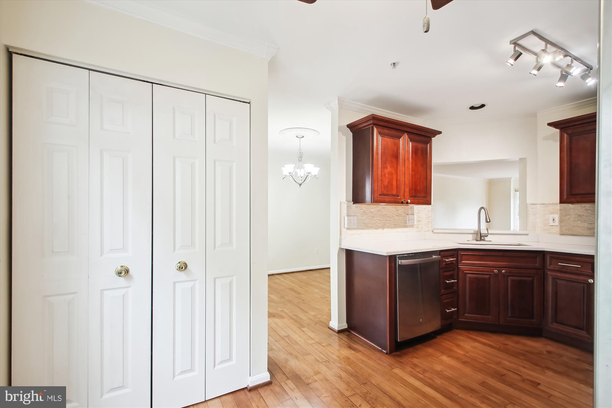 707 HOWARDS LOOP
