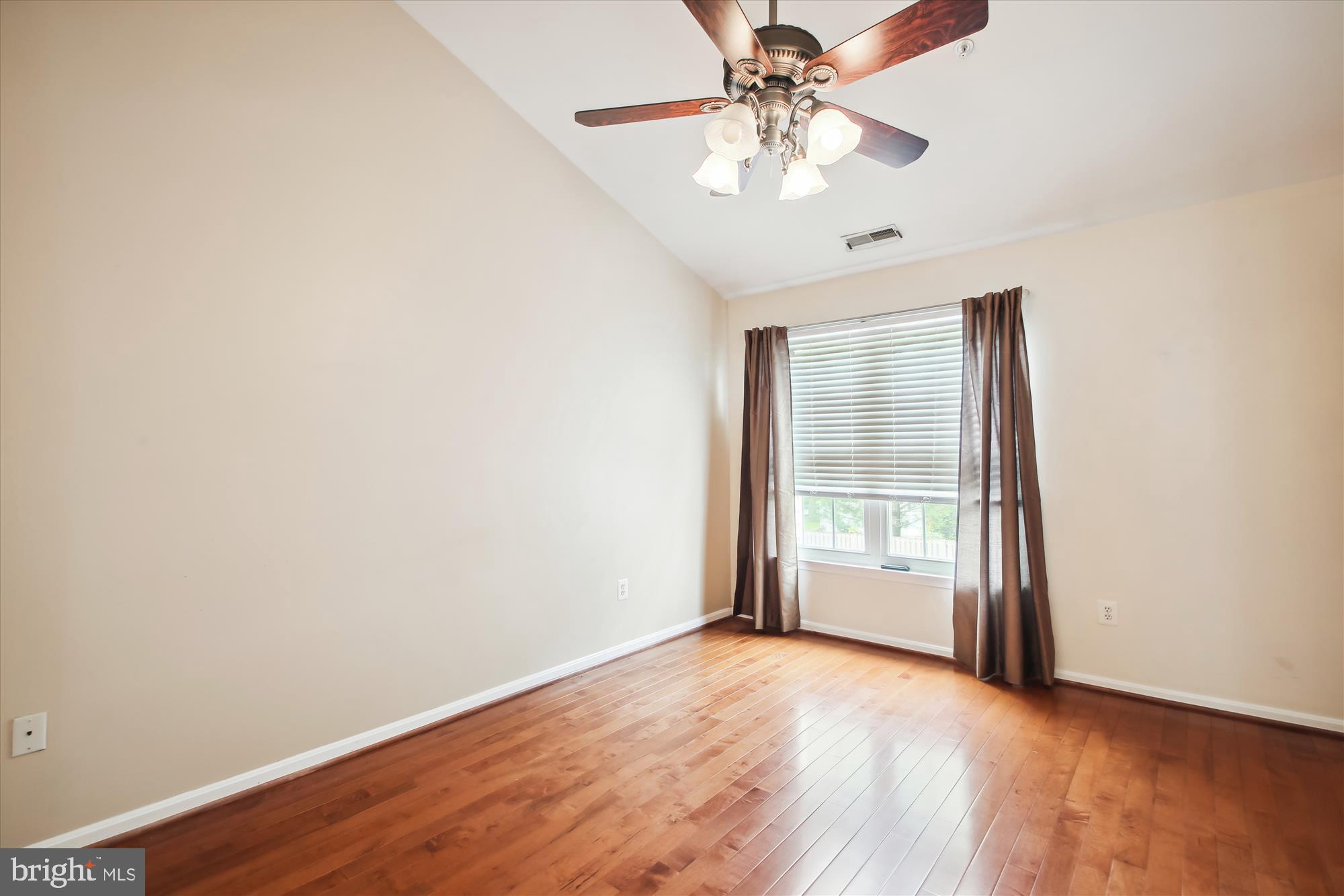 707 HOWARDS LOOP
