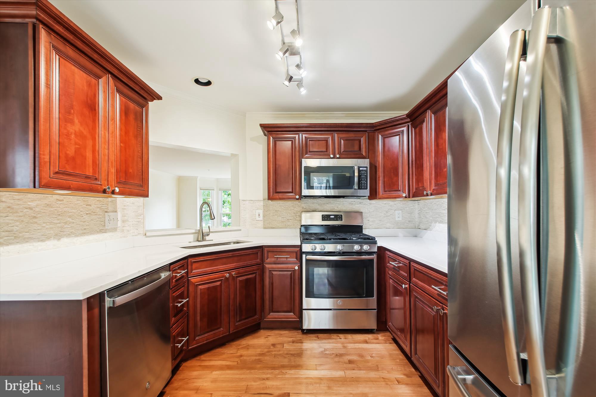 707 HOWARDS LOOP
