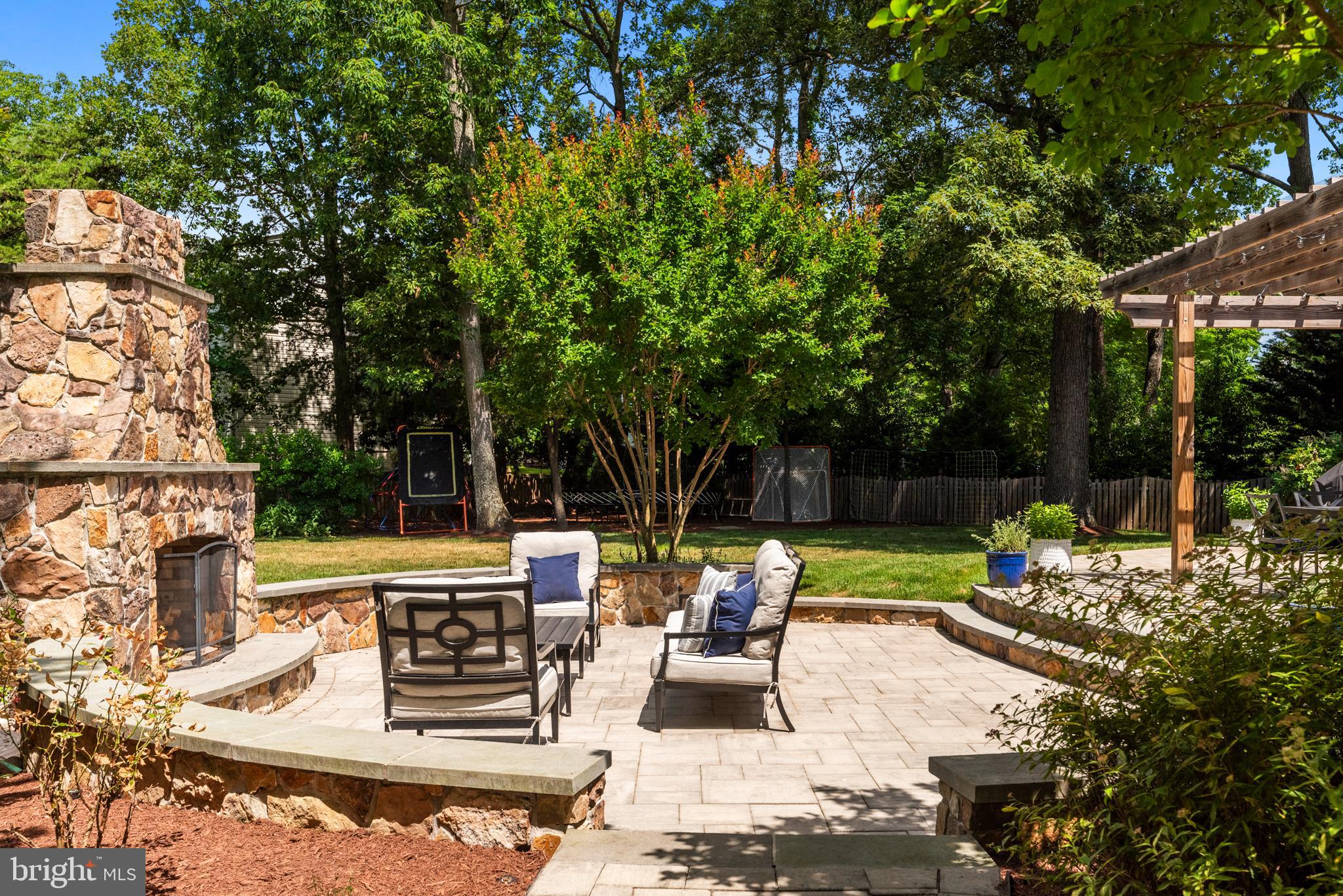 8398 SCARLET GLEN COURT