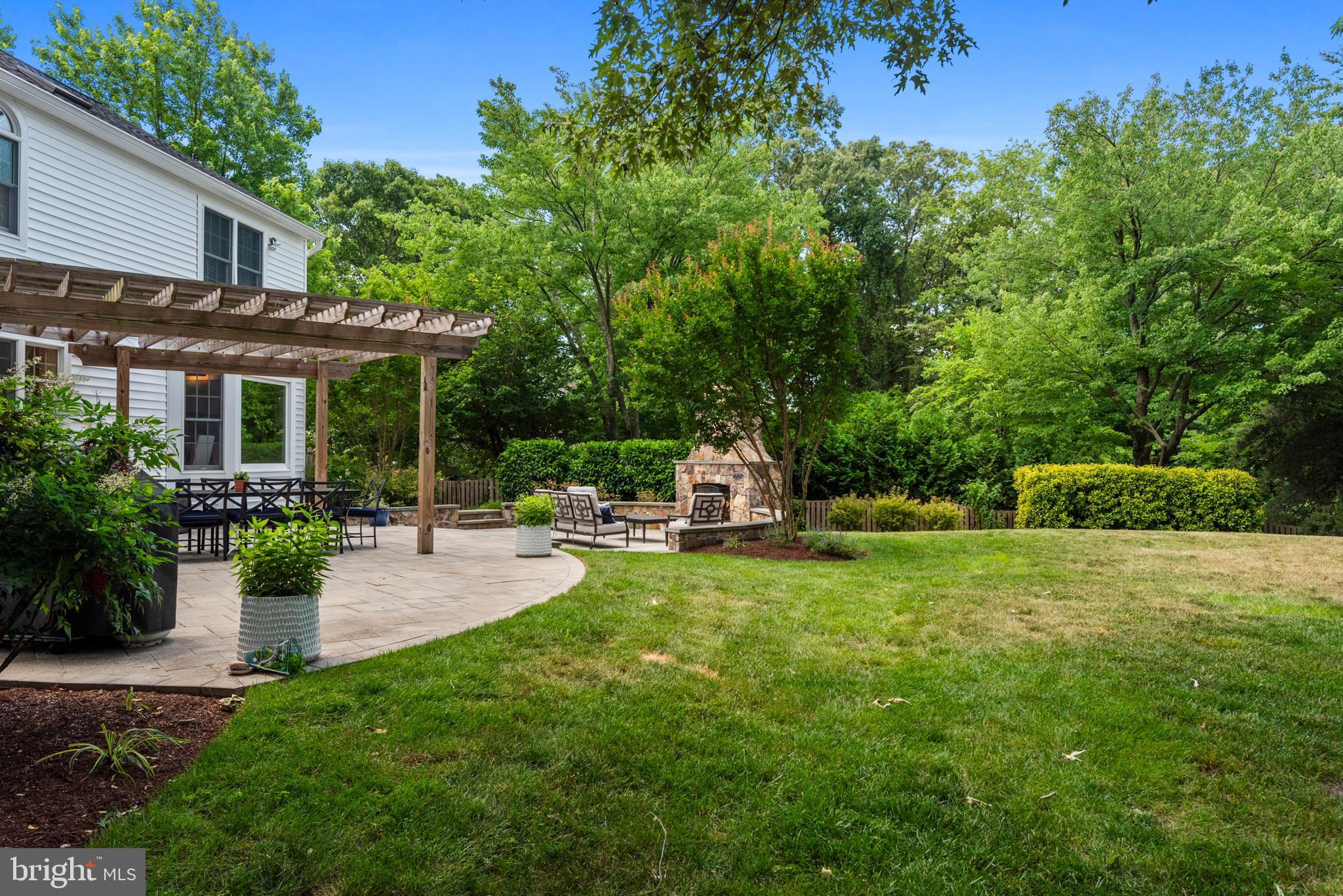 8398 SCARLET GLEN COURT