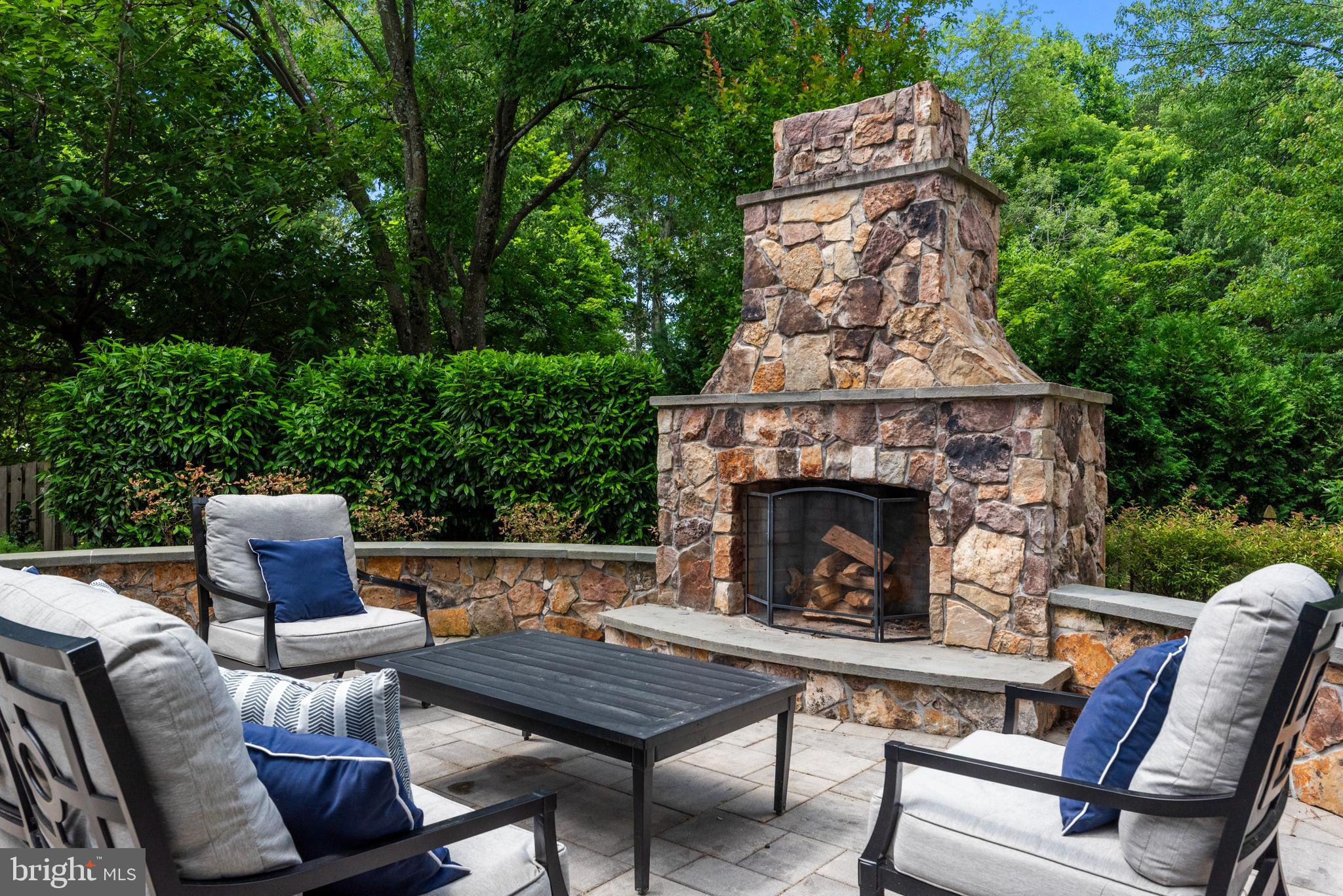 8398 SCARLET GLEN COURT