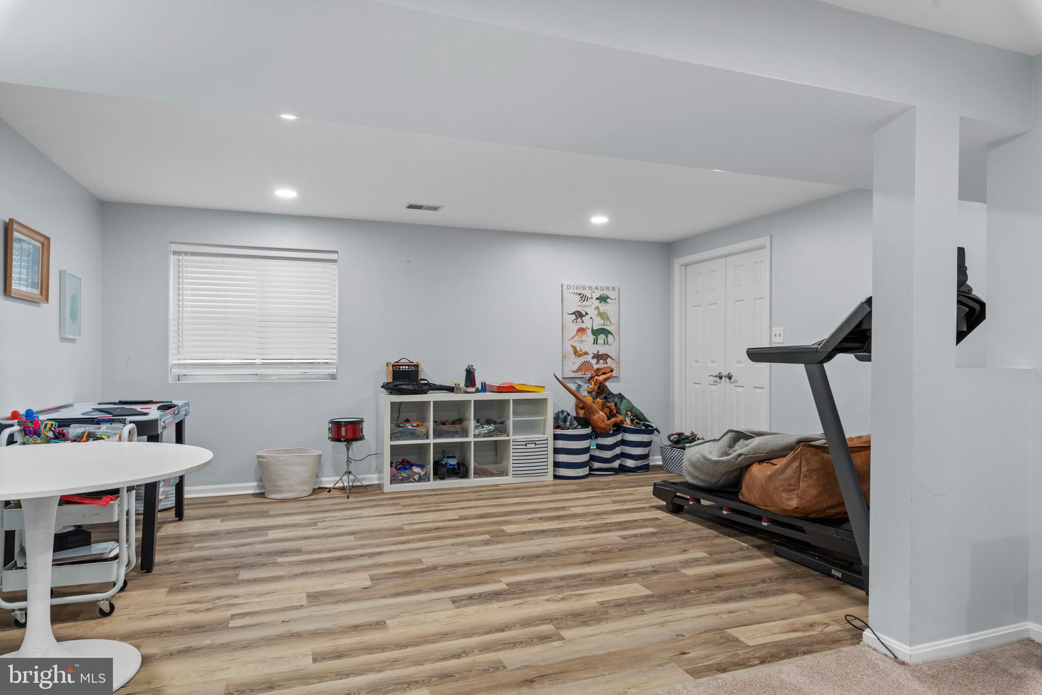 8398 SCARLET GLEN COURT