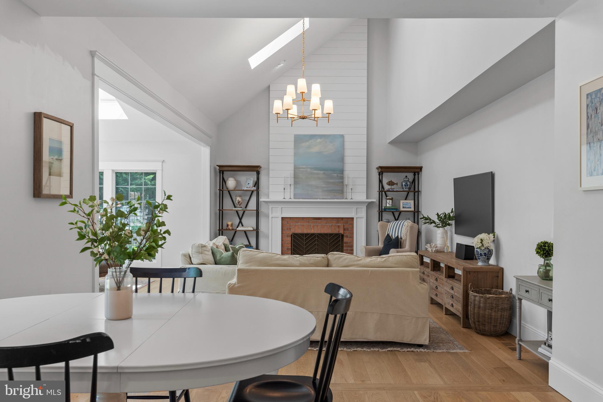 8398 SCARLET GLEN COURT