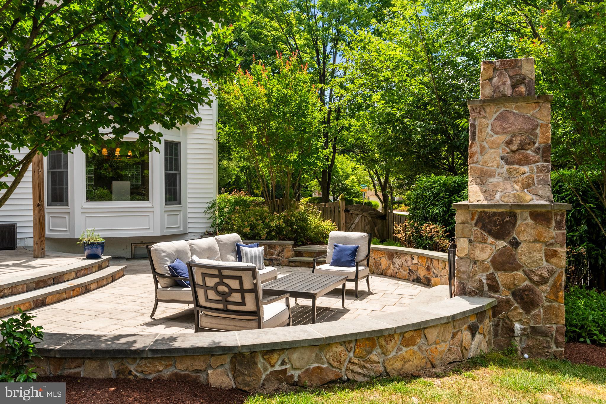 8398 SCARLET GLEN COURT