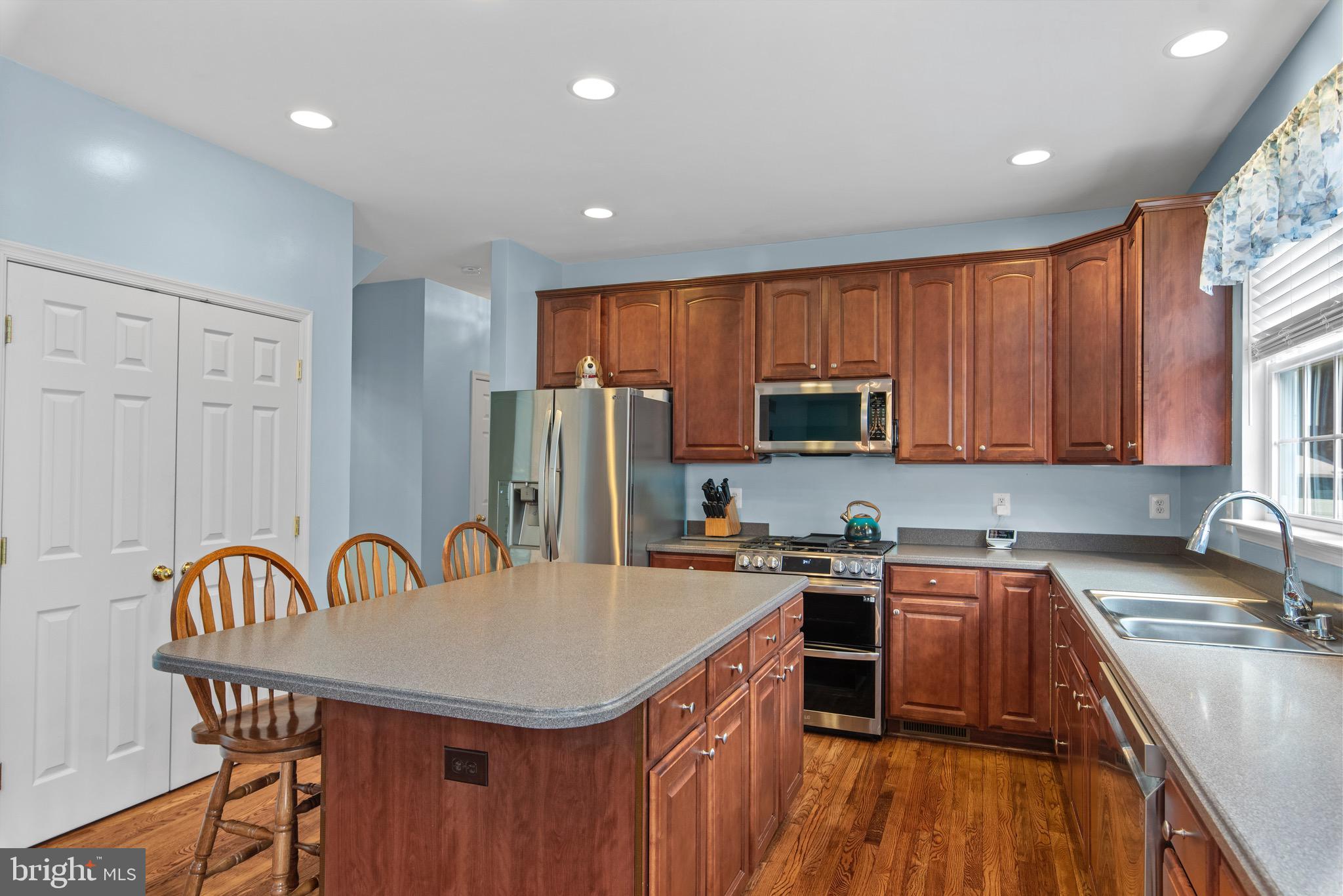 502 FANLEAF COURT