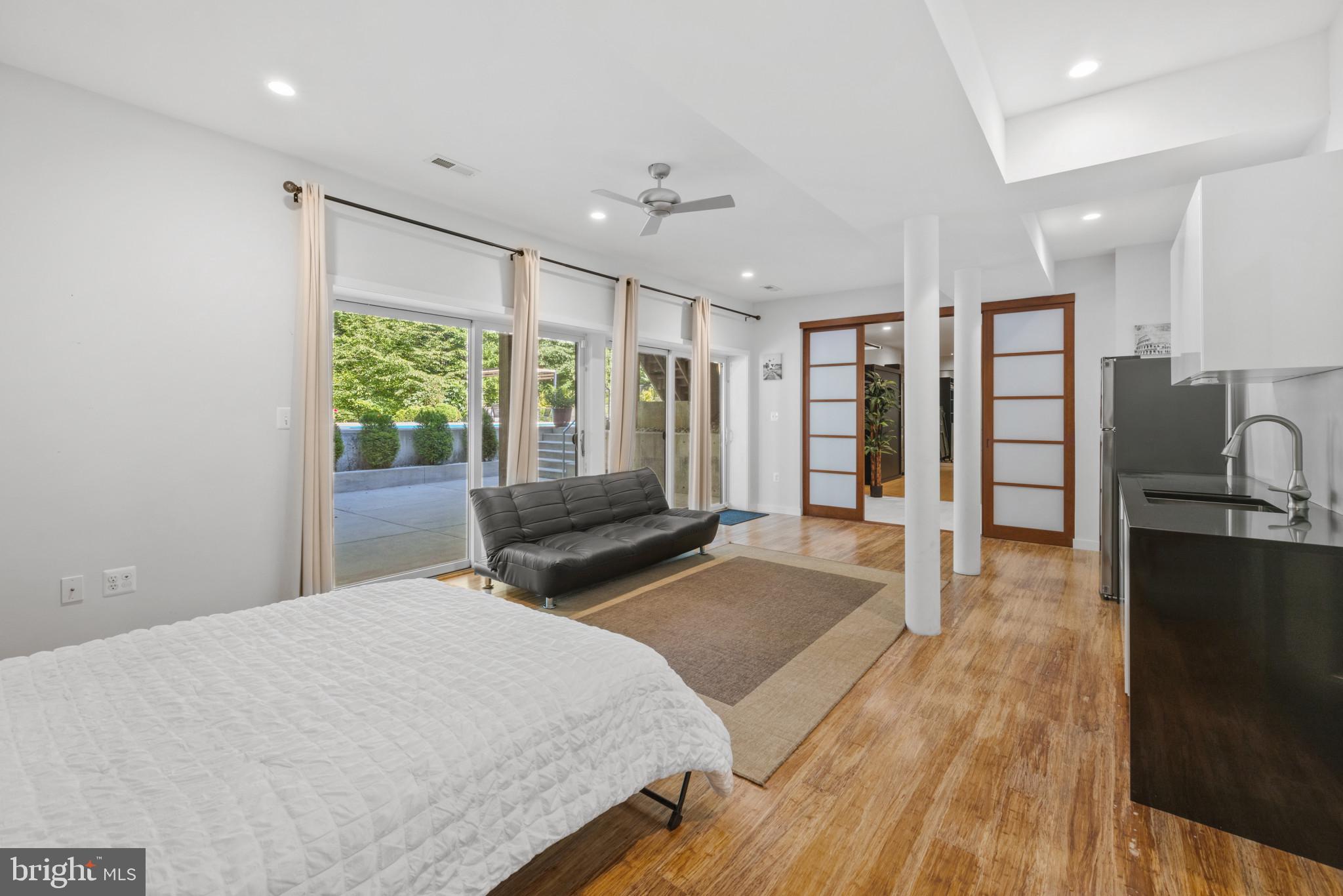 914 COACHWAY