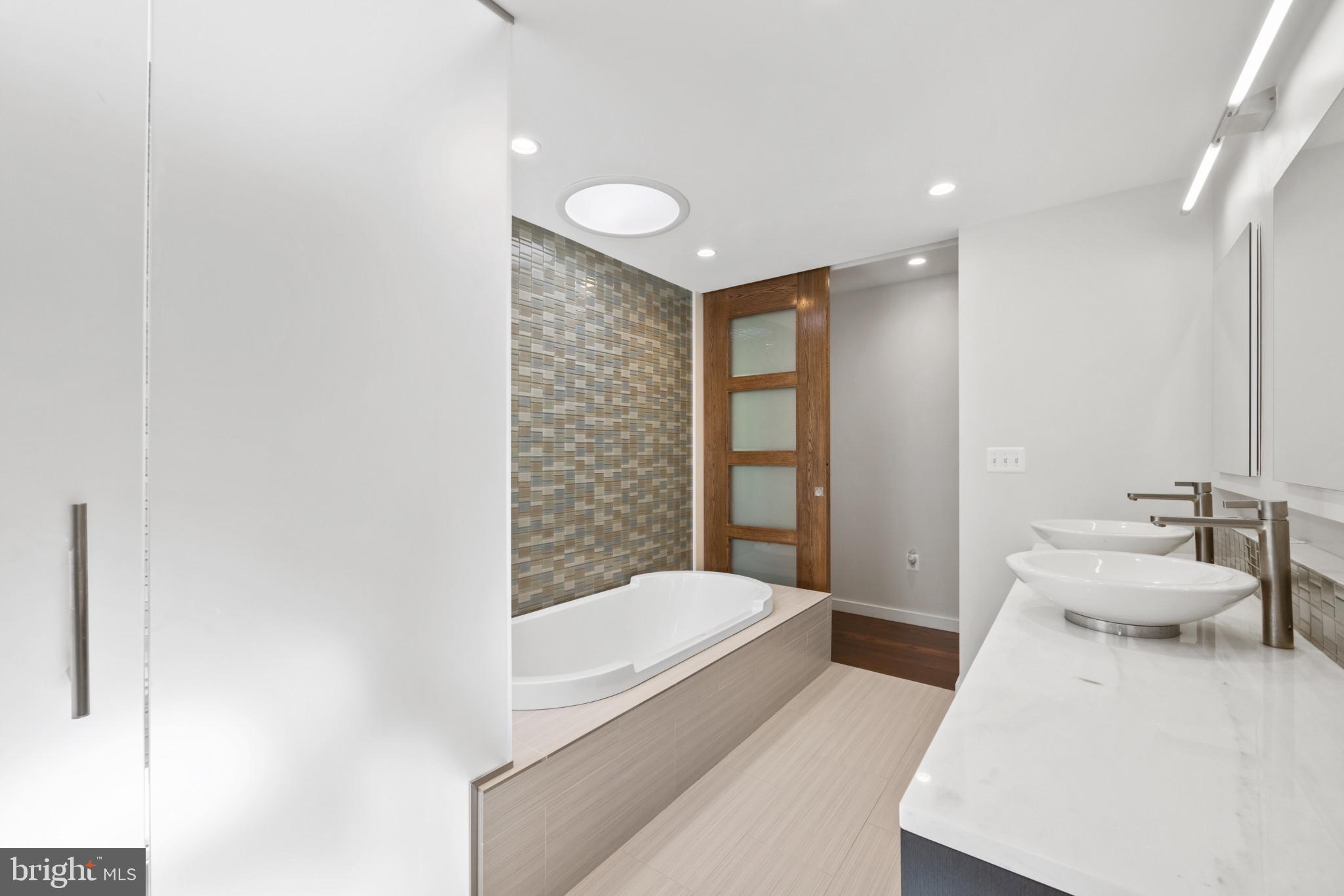 914 COACHWAY