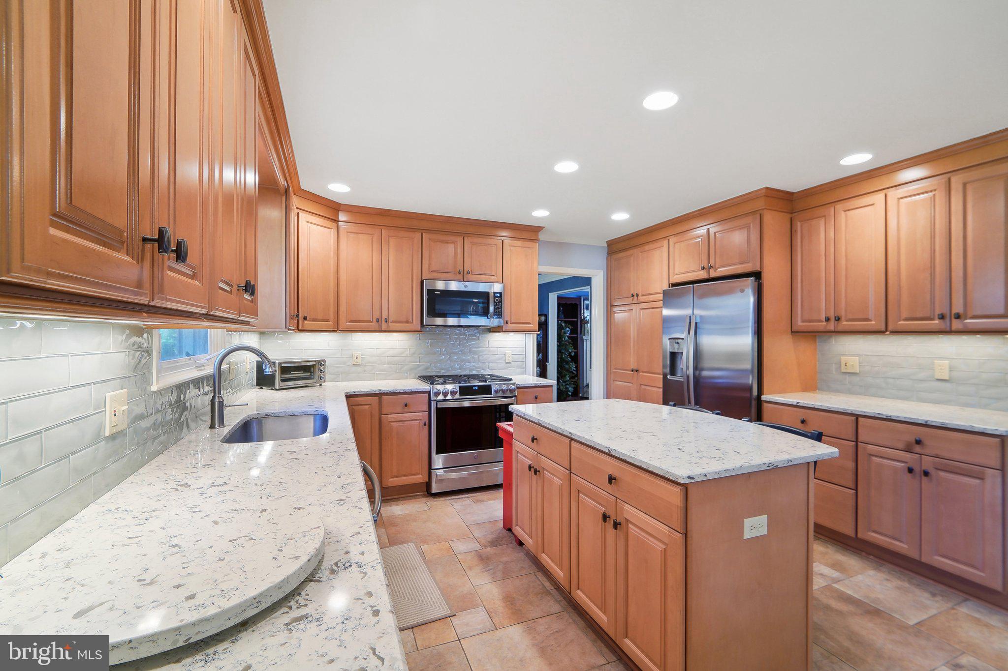 404 SAINT IVES DRIVE