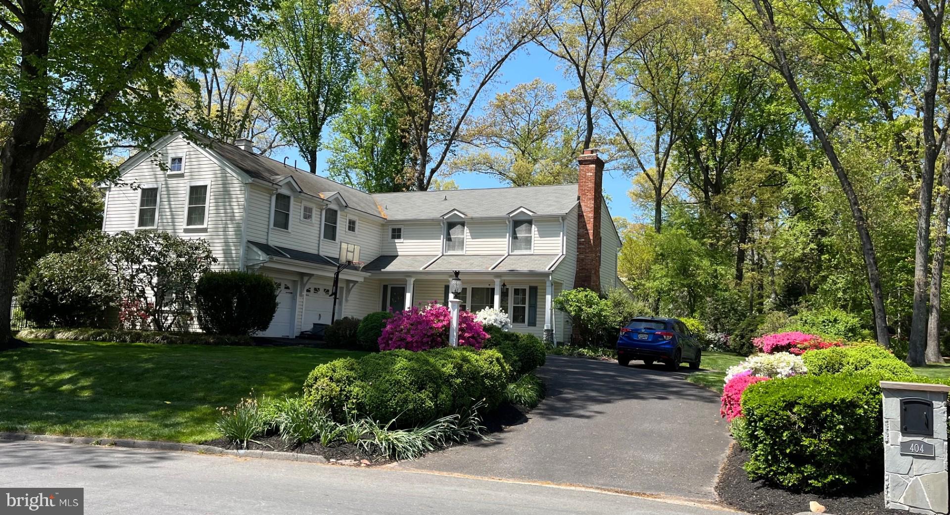 404 SAINT IVES DRIVE