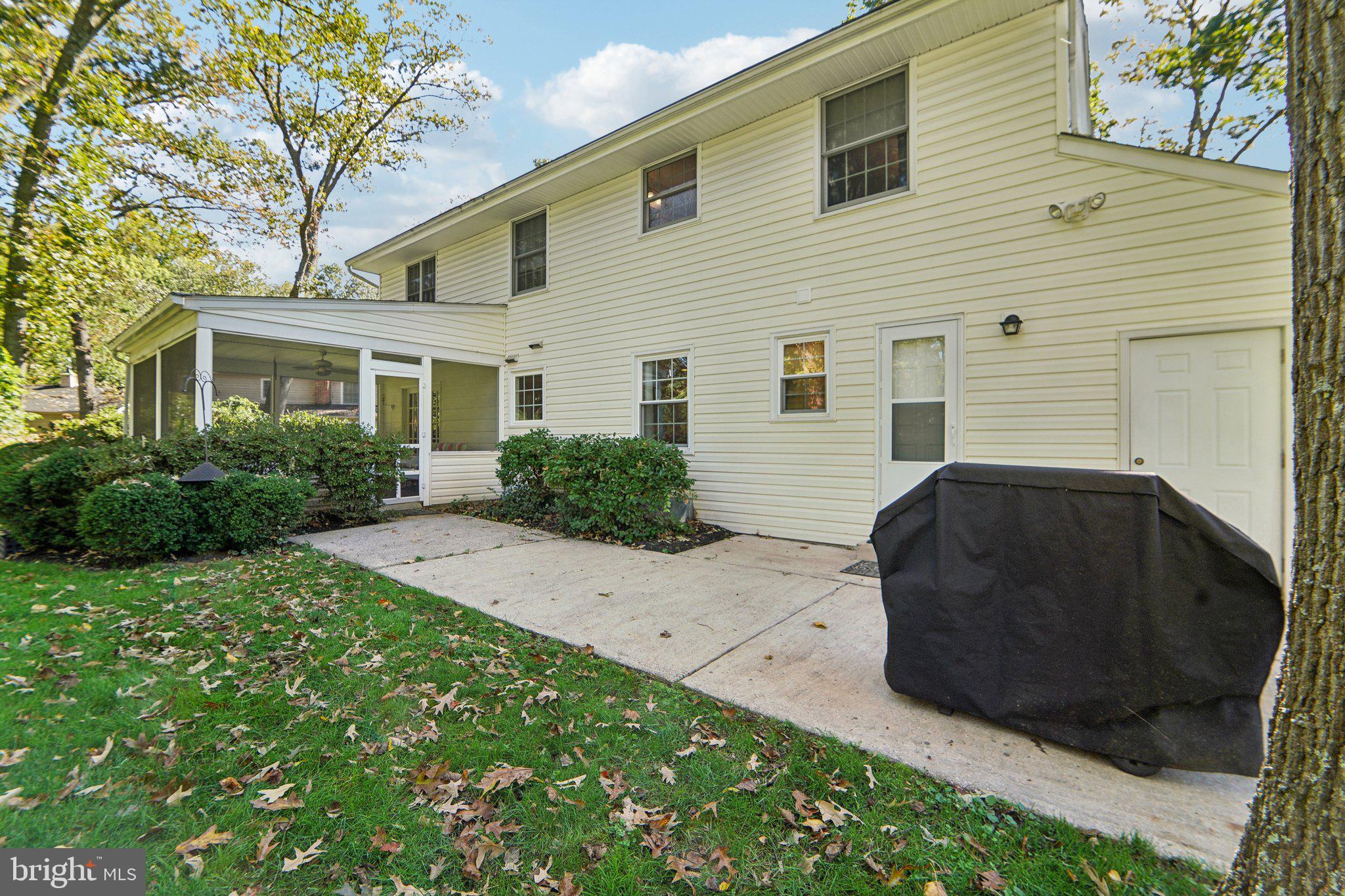 404 SAINT IVES DRIVE